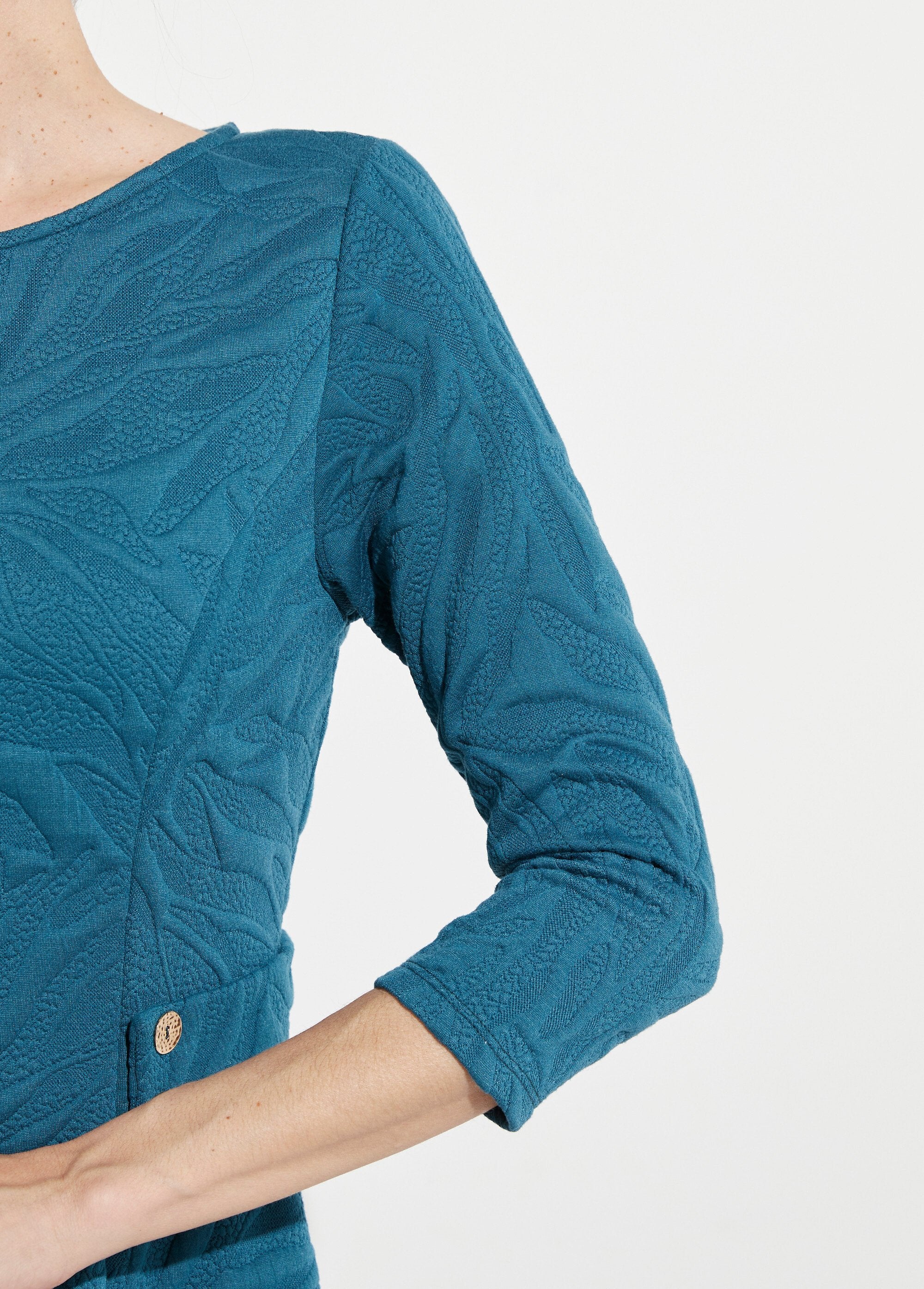 Korte_jurk_met_jacquardmotief_in_reliëf_Bleu_canard_DE1_slim