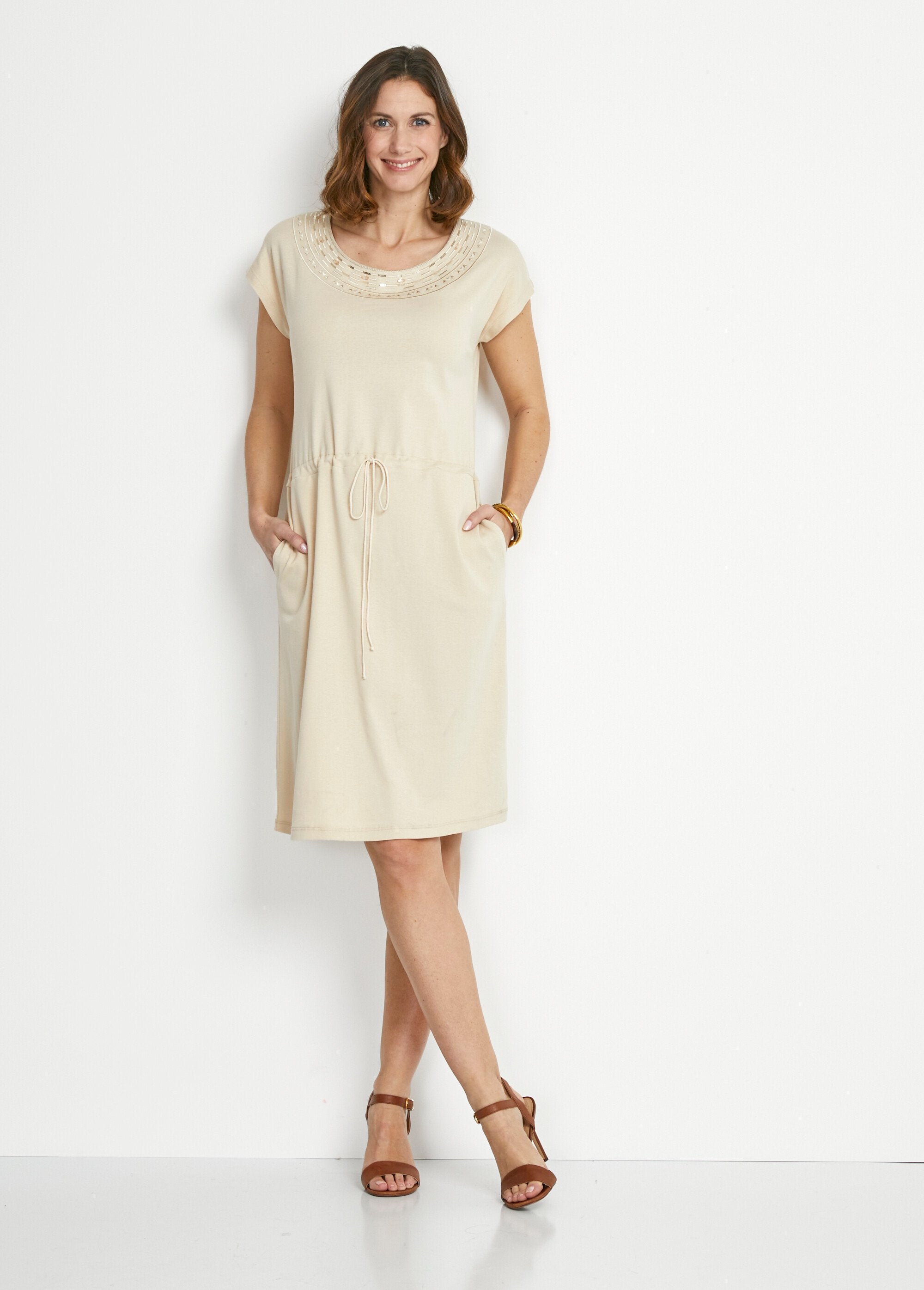 Korte_strandjurk_met_kimonomouwen_Sable_SF1_slim