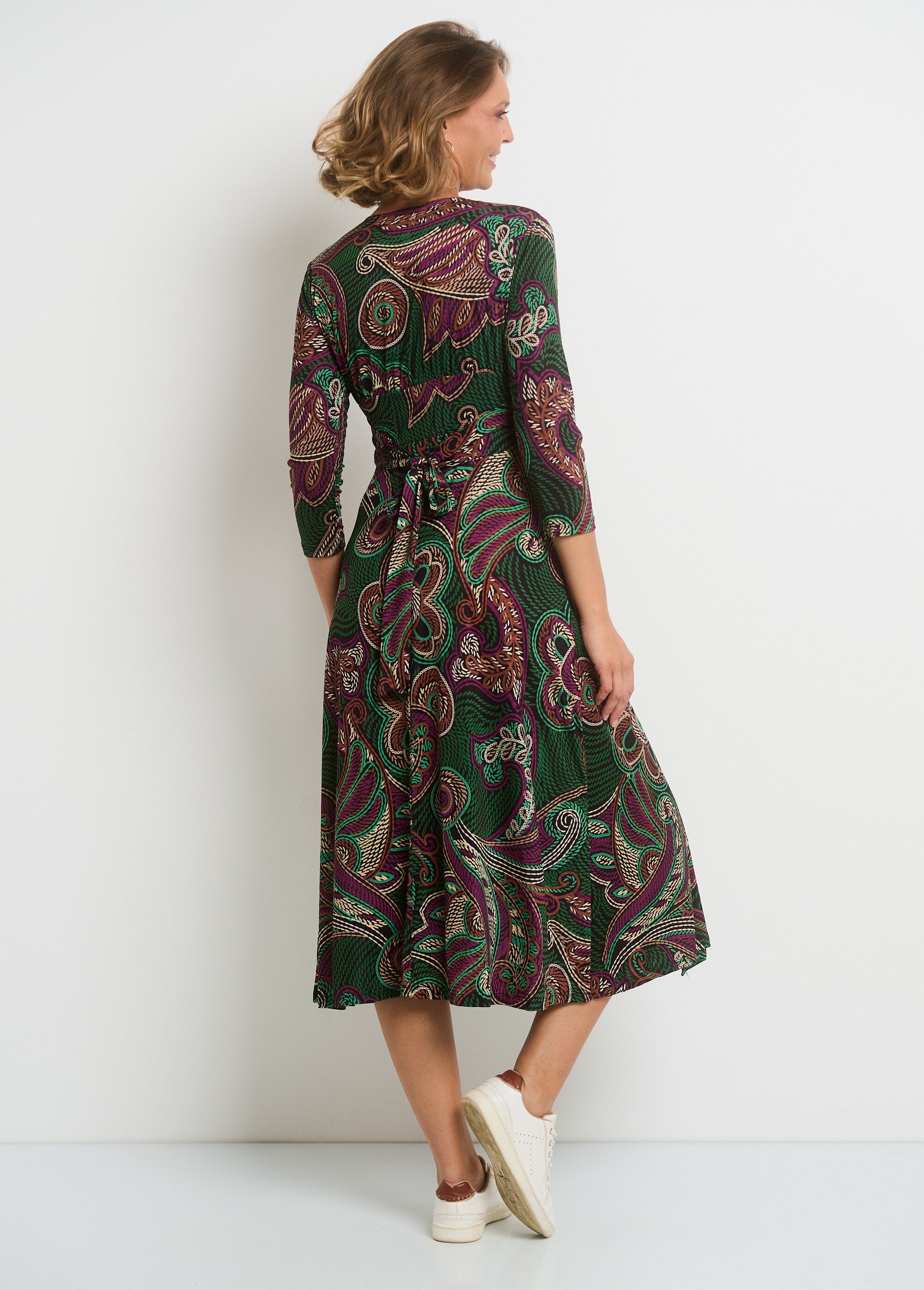 Wikkeljurk_van_mesh_met_gedrapeerde_taille_Rose_et_vert_DO1_slim