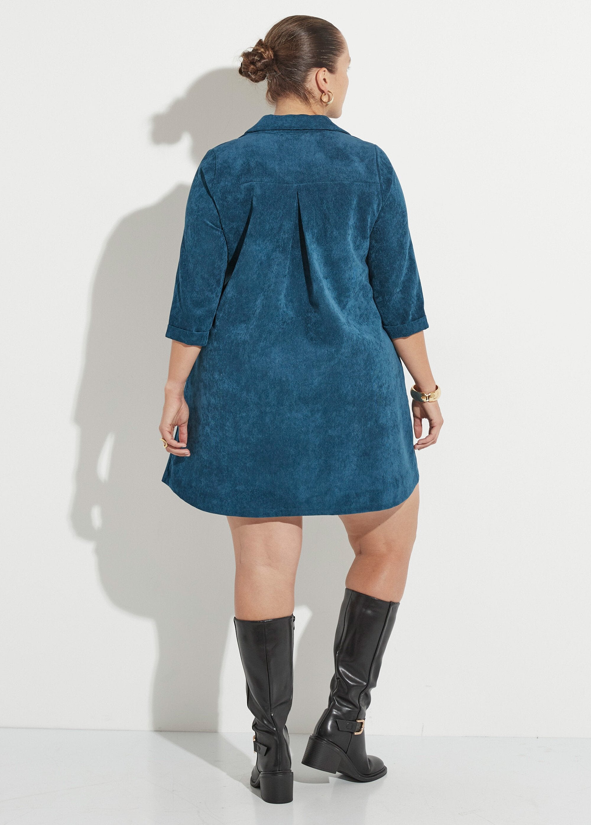 V-hals_en_milleraie_fluwelen_trapeze_jurk_Emeraude_DO1_curvy