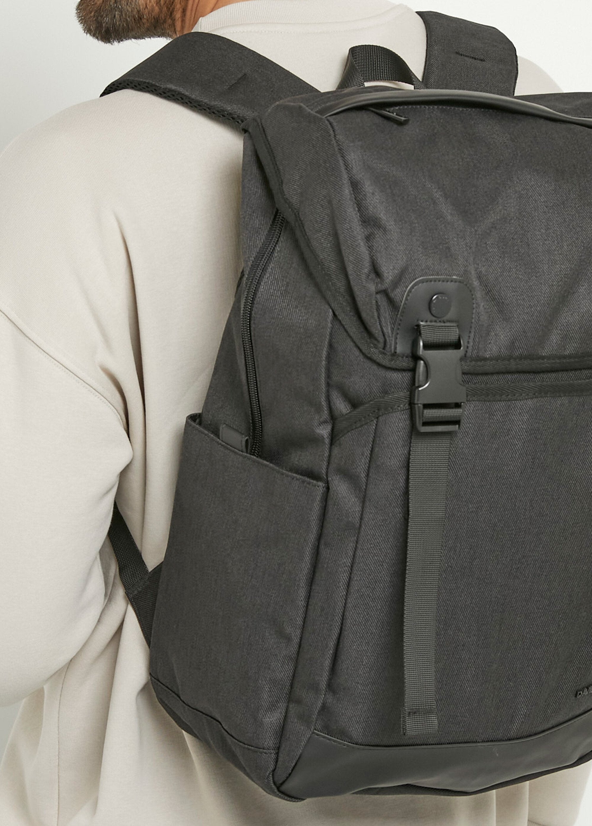 Stadsrugzak_met_meerdere_zakken_Noir_DE2_slim