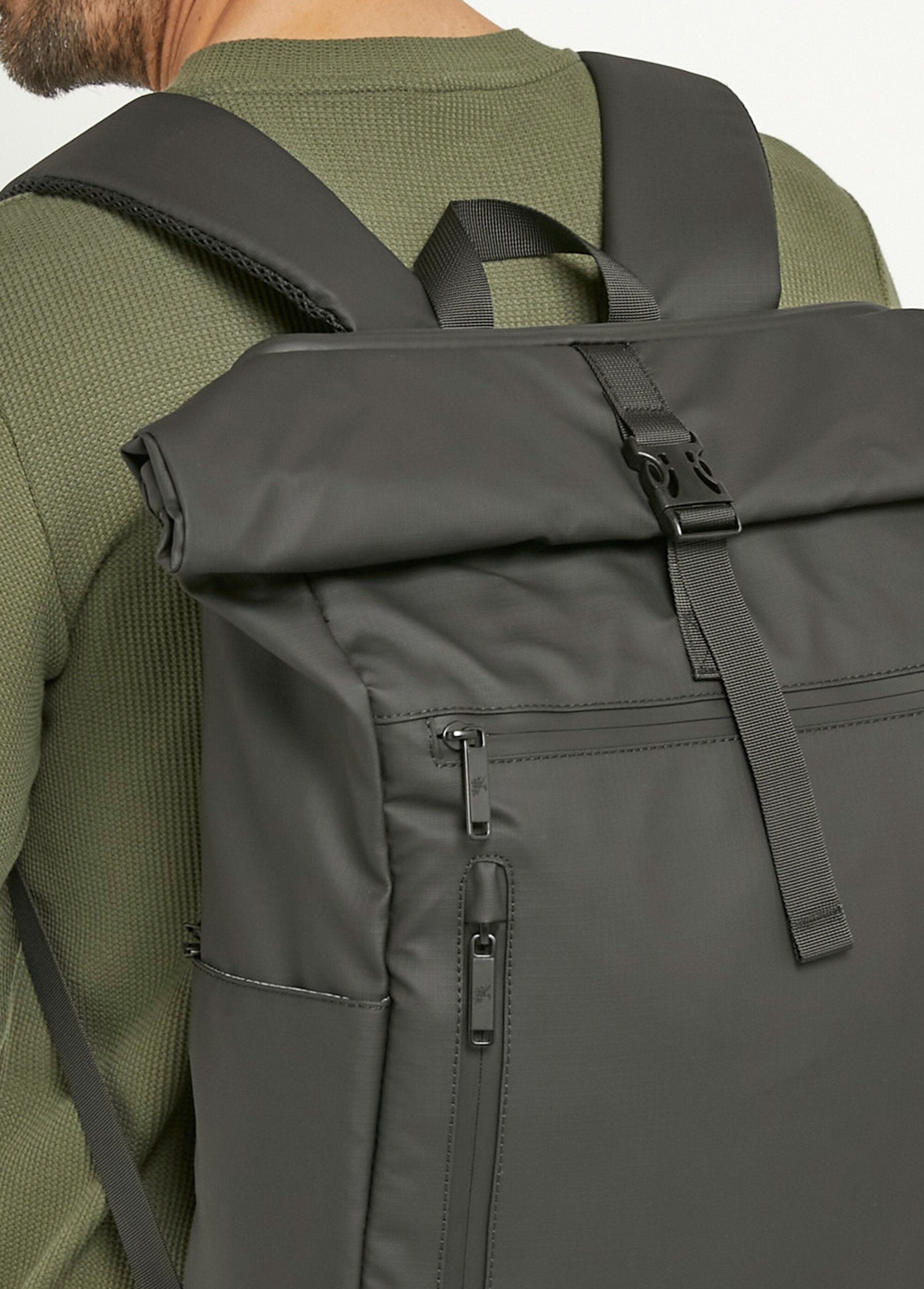 Stadsrugzak_met_meerdere_zakken_en_ritssluiting_Noir_DE2_slim