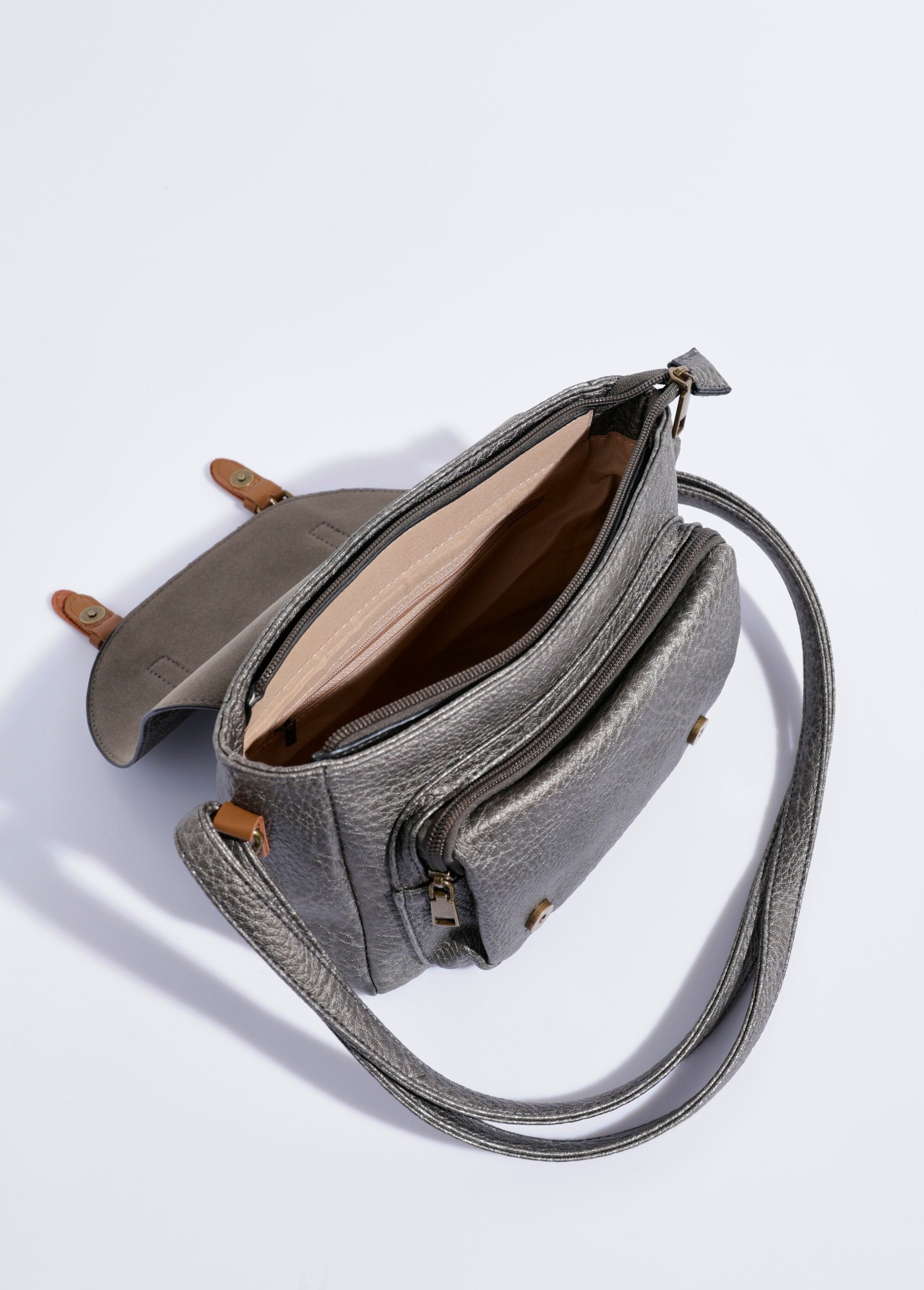 Koerierstas_van_imitatieleer_met_schouderriem_Bronze_DE2_slim