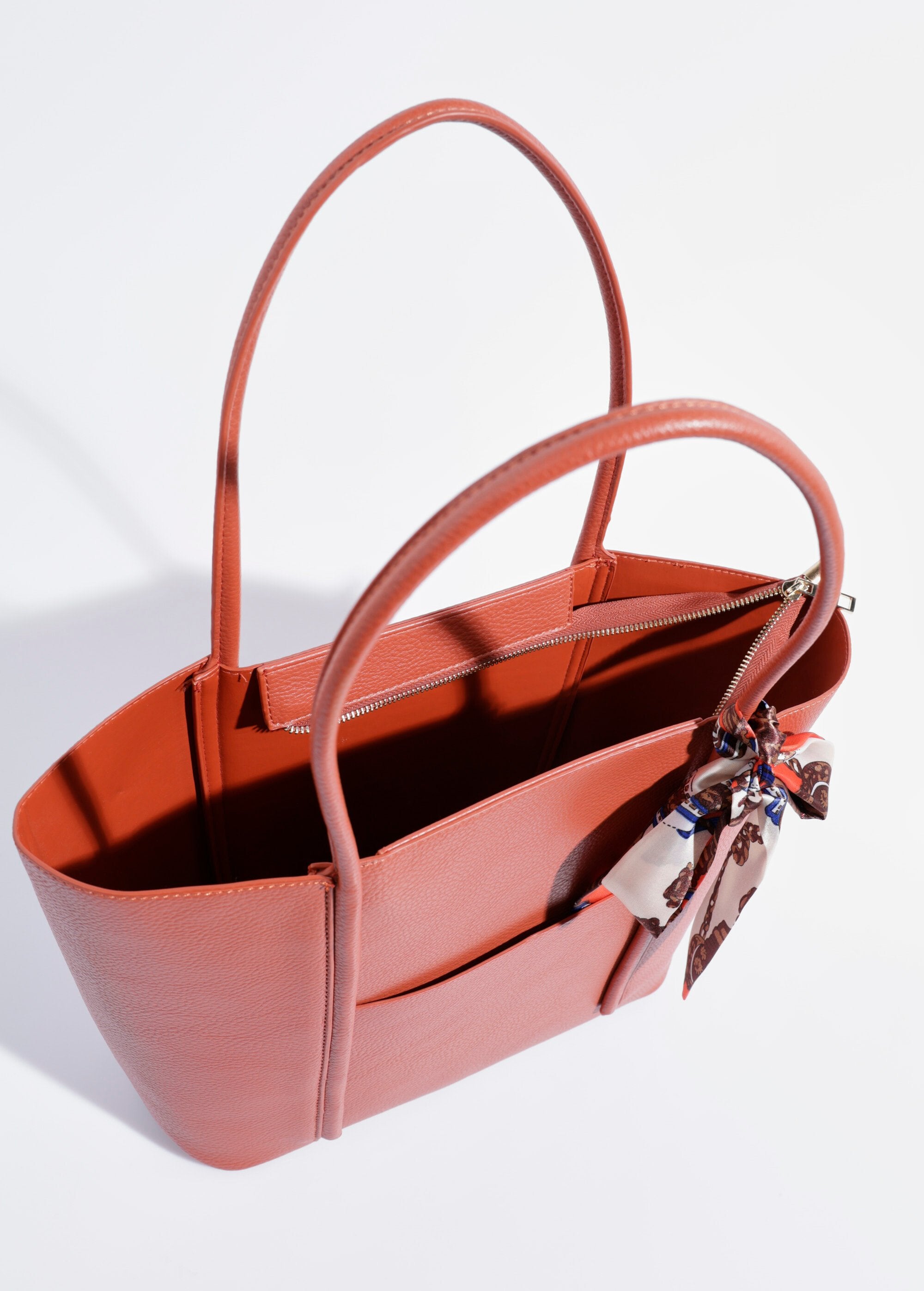 Boodschappentas_met_korte_hengsels_+_sjaal_Tomette_DE1_slim