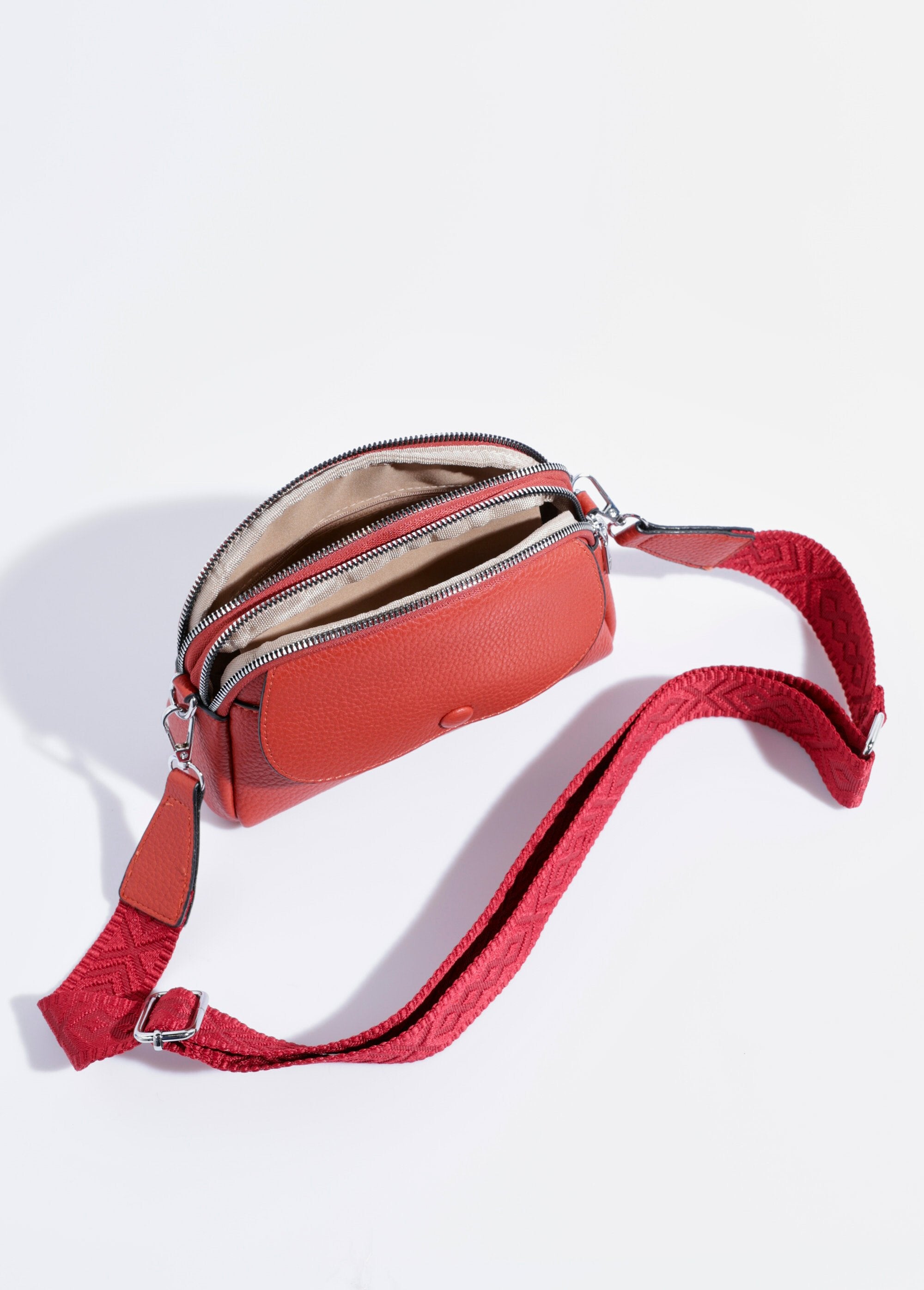 Gegrafeerde_imitatieleren_tas_met_schouderriem_Rouge_DE1_slim