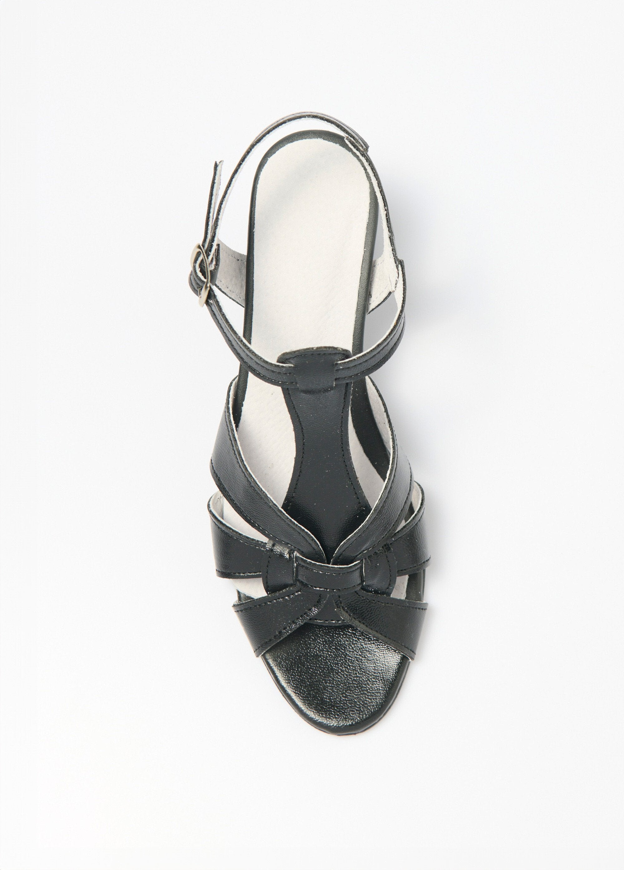 Comfortabele_breedtesandalen_met_gekruiste_bandjes_Noir_OV1_slim