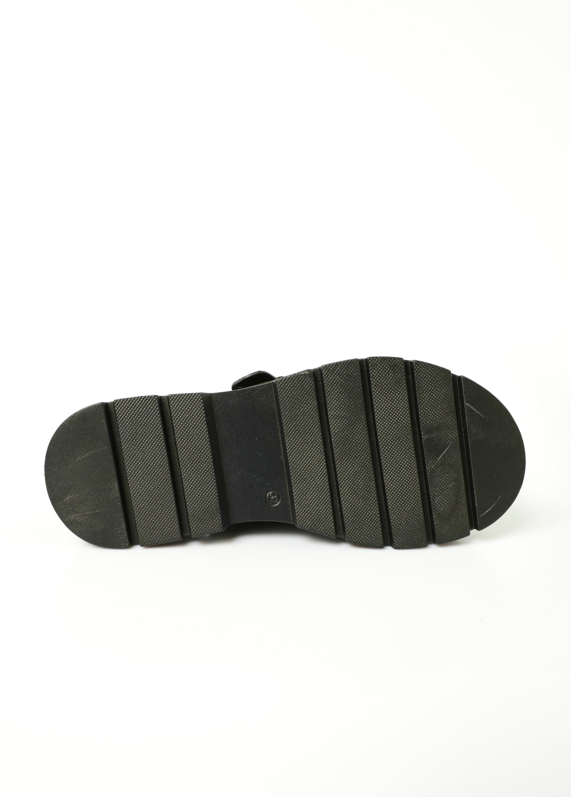 Sleehakken_met_suède-effect_en_gespen_Noir_UN1_slim