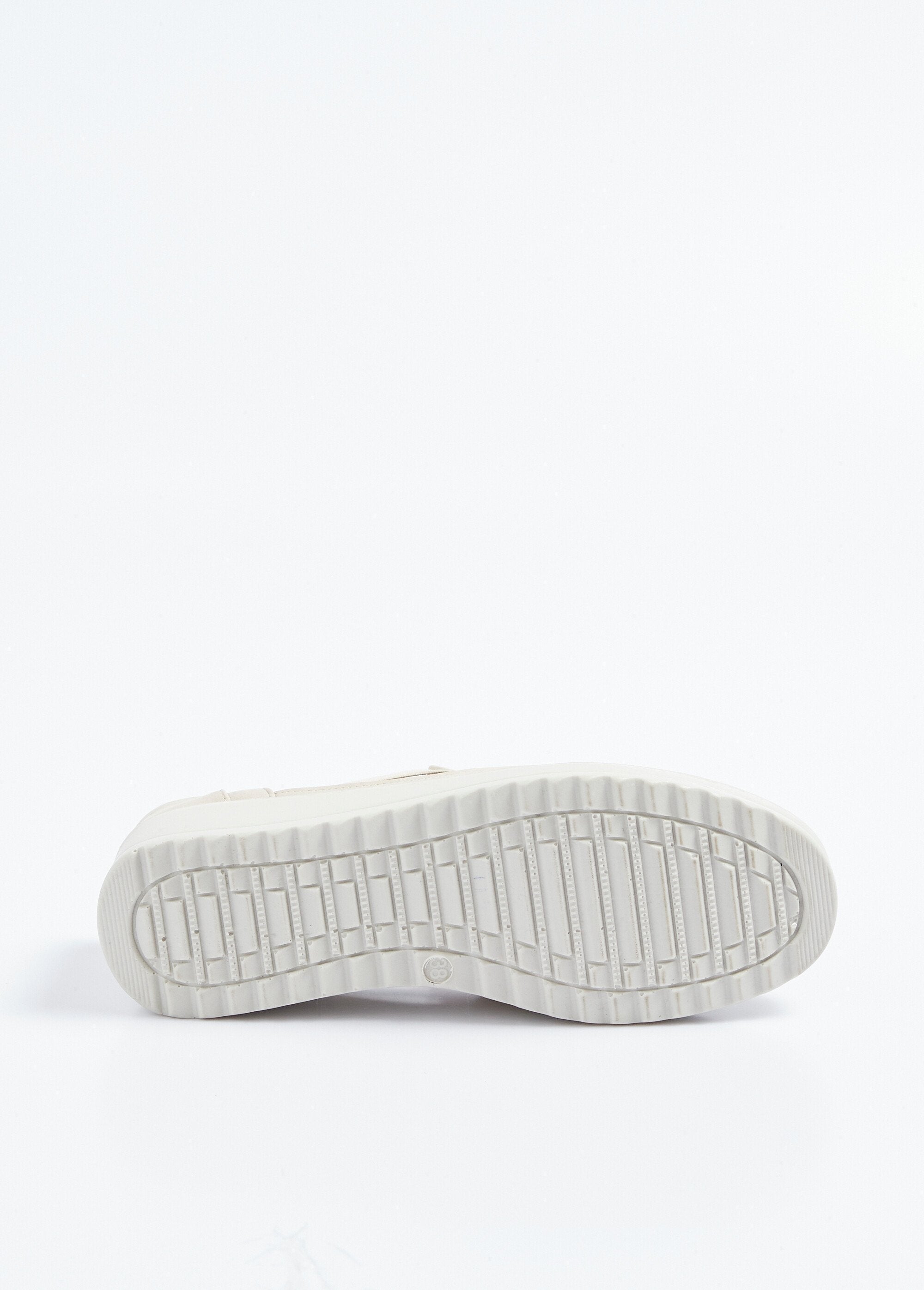 Comfortabele_elastische_sandalen_Beige_UN1_slim