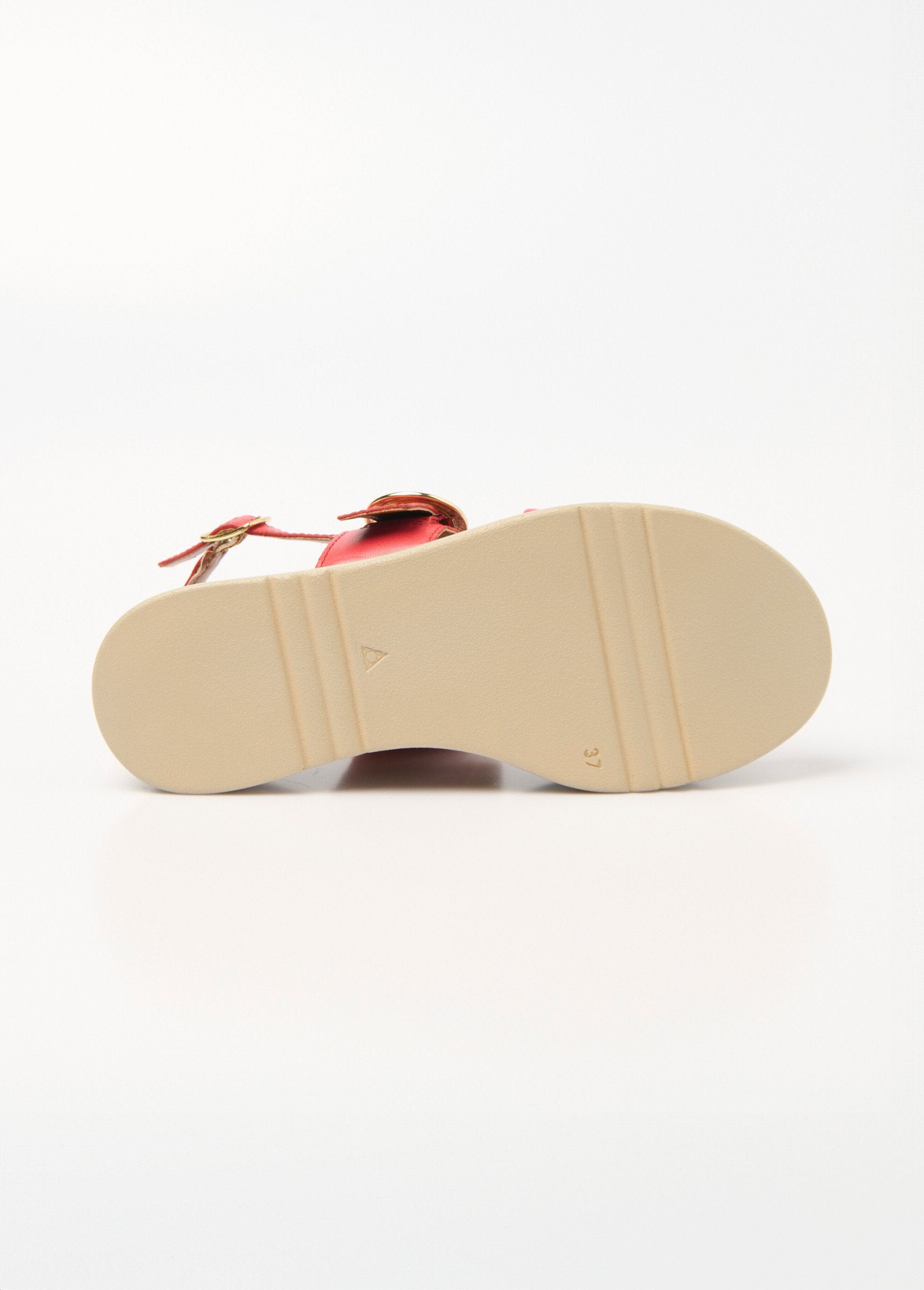 Leren_plateausandalen_met_gespdetail_Rouge_UN1_slim