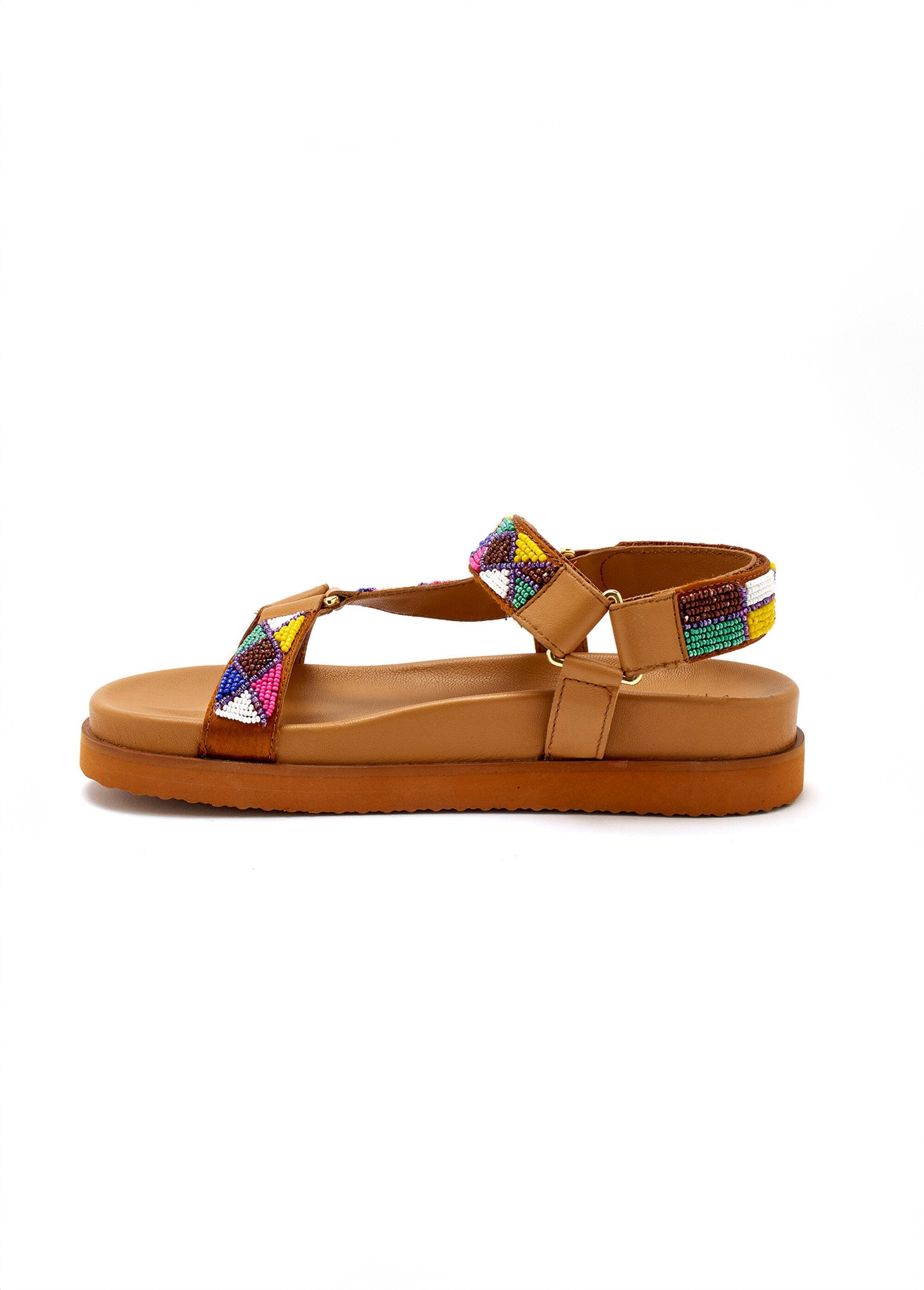 Ergonomische_sandalen_met_kralenbandjes_Marron_GA1_slim