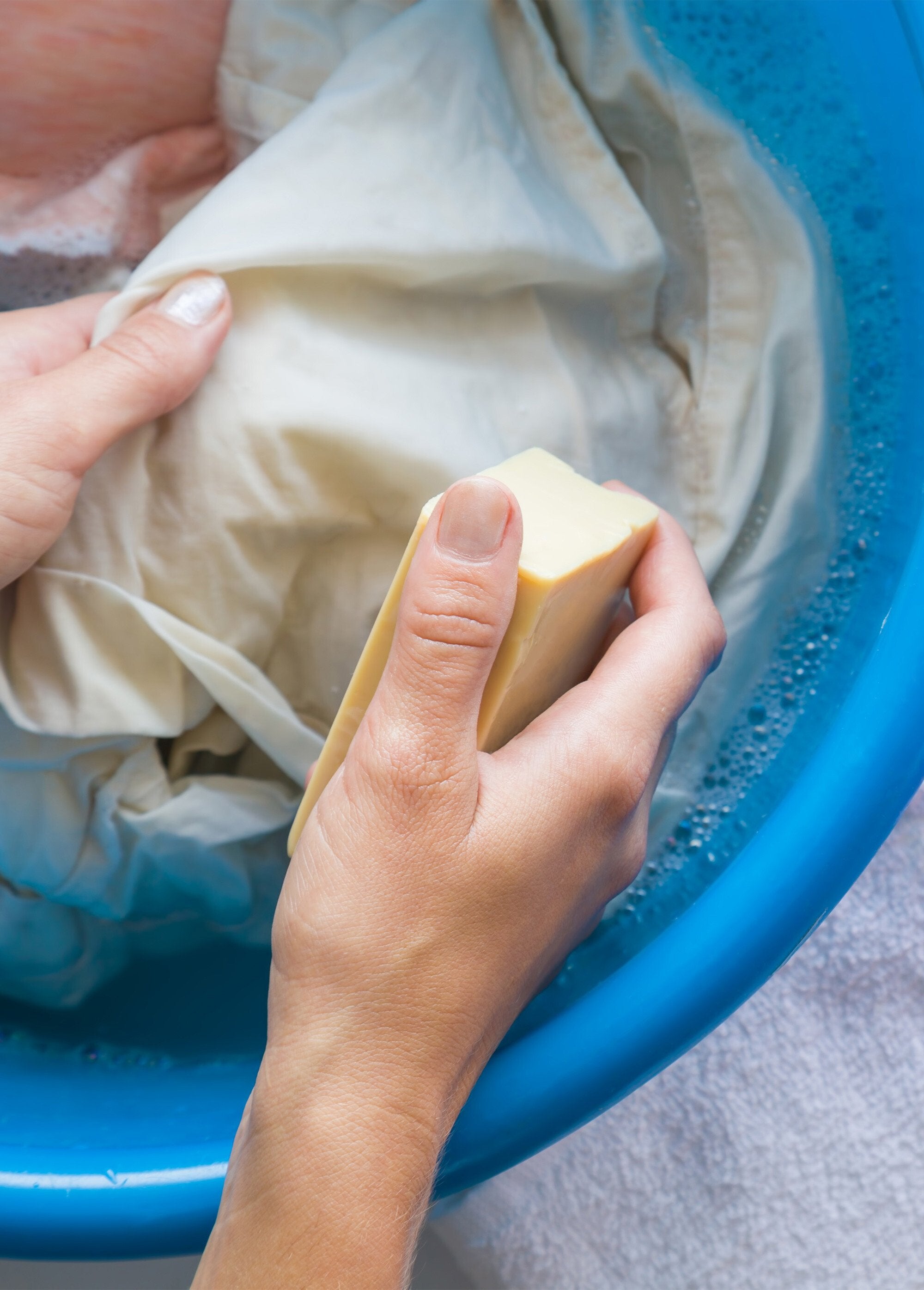 Natuurlijke_vlekverwijderende_zeep_met_ossengal_Savon_detachant_DE1_slim