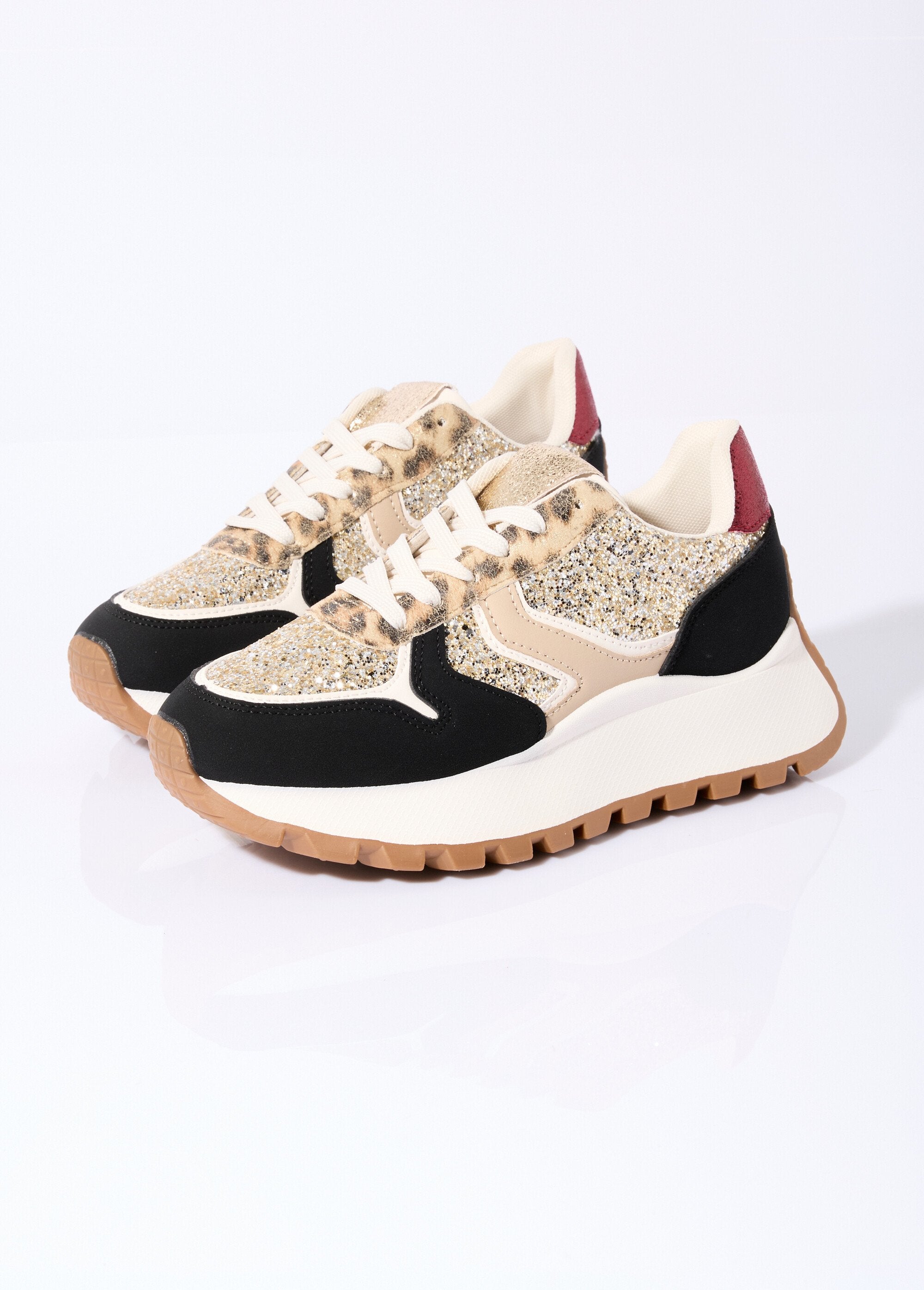 Glitter_sneakers_met_dikke_zolen_Noir_et_dore_DE1_slim