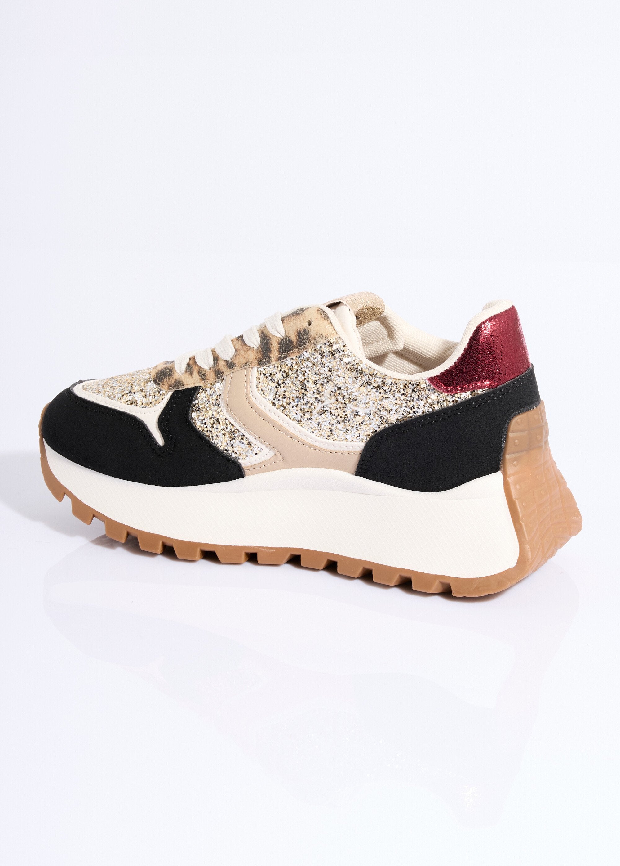 Glitter_sneakers_met_dikke_zolen_Noir_et_dore_DO1_slim