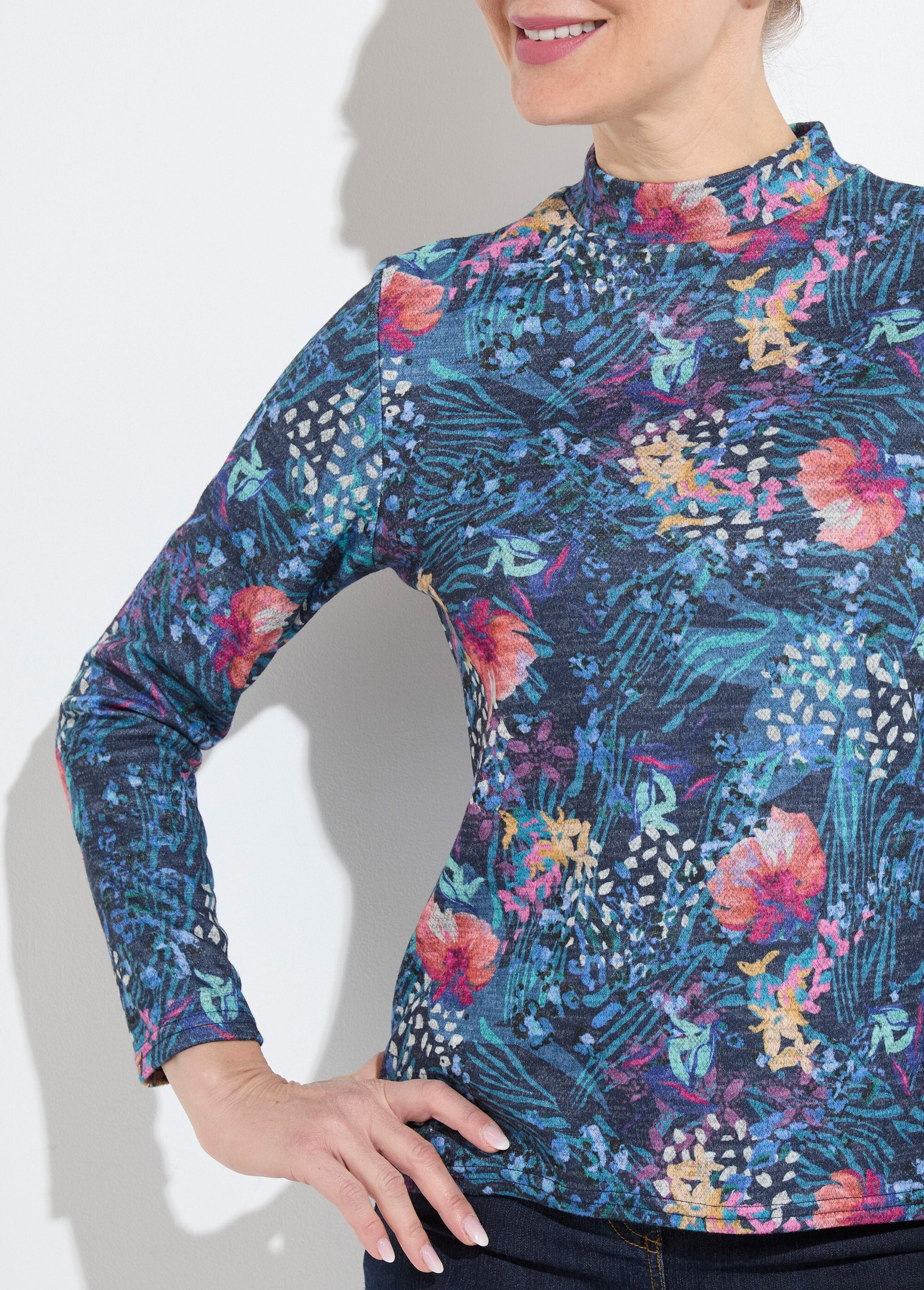 Warme_korte_trui_met_opstaande_kraag_Cassis_et_bleu_DE1_slim