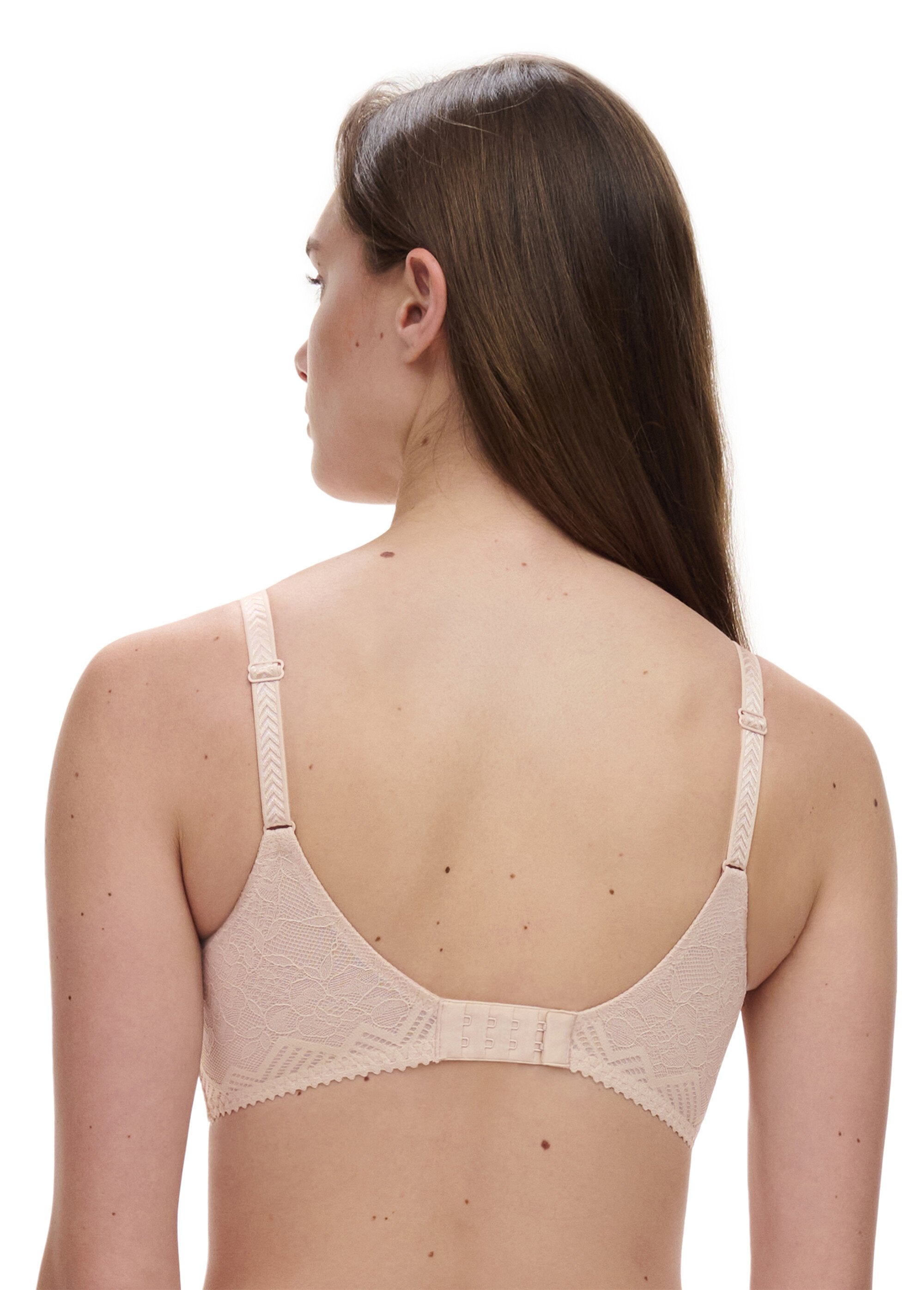 ®_Chantelle_-_Gerecyclede_kanten_bh_Beige_DO1_slim