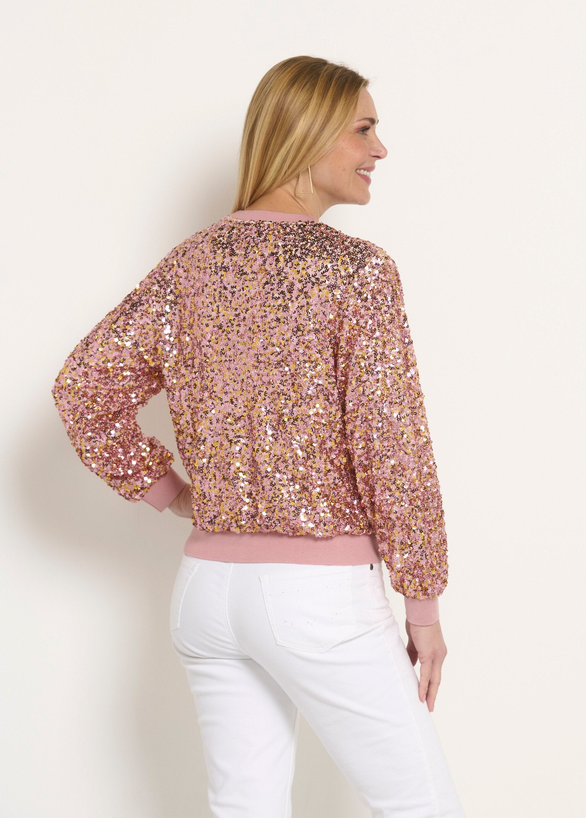 Sweater_met_pailletten_en_ronde_kraag_Rose_et_or_DO1_slim