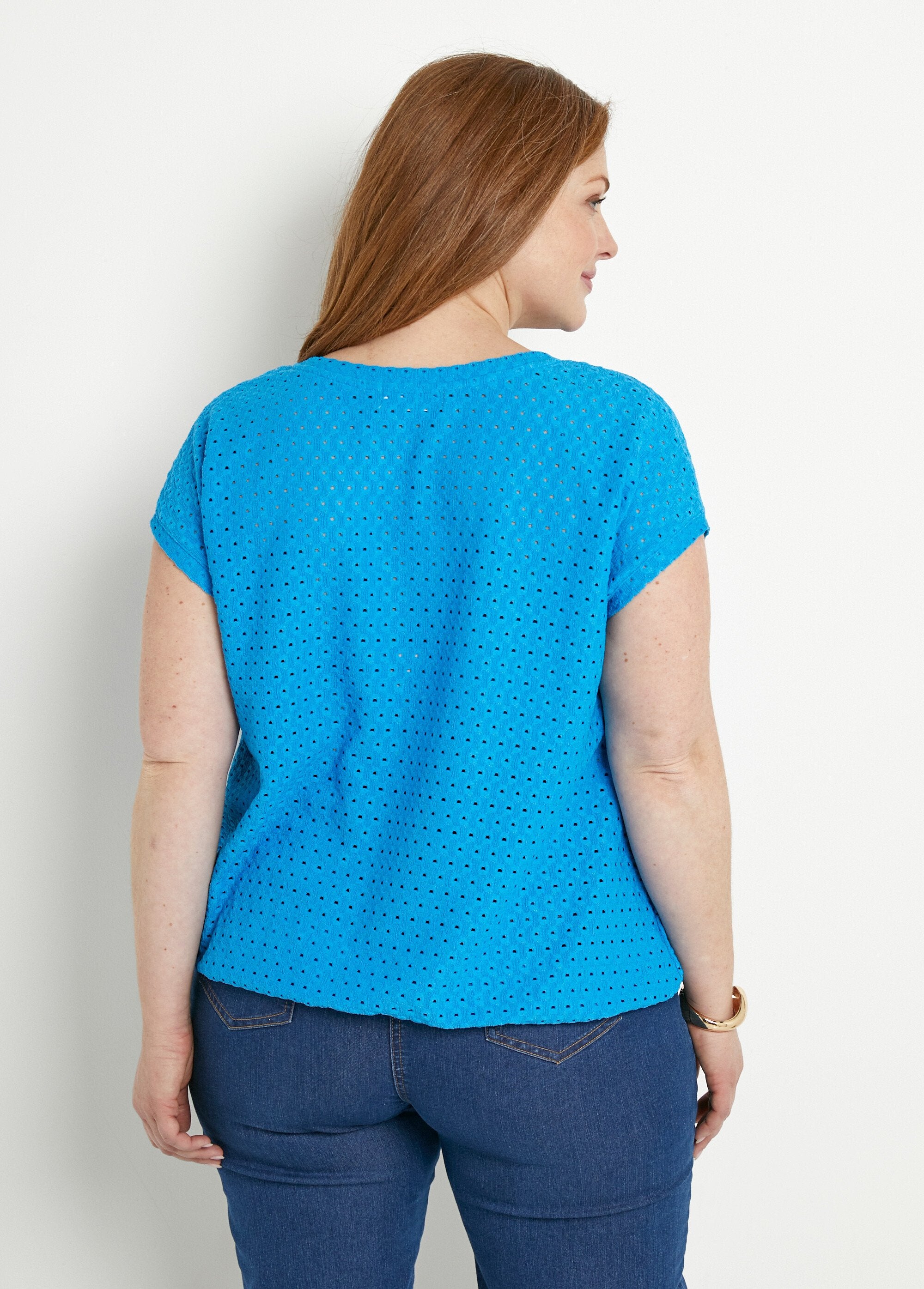 Losjes_vallend_kort_effen_T-shirt_met_V-hals_Turquoise_DO1_curvy