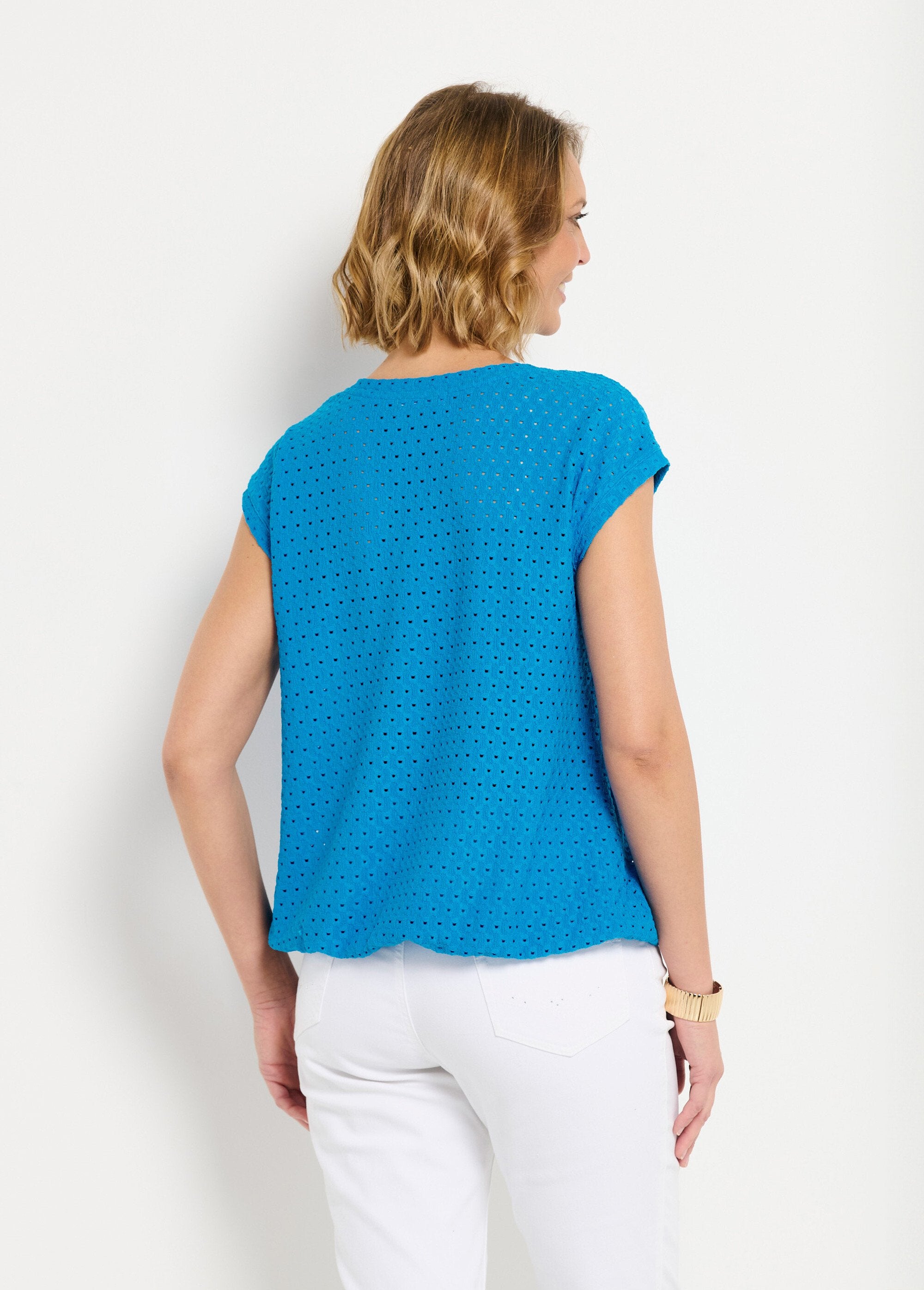 Losjes_vallend_kort_effen_T-shirt_met_V-hals_Turquoise_DO1_slim