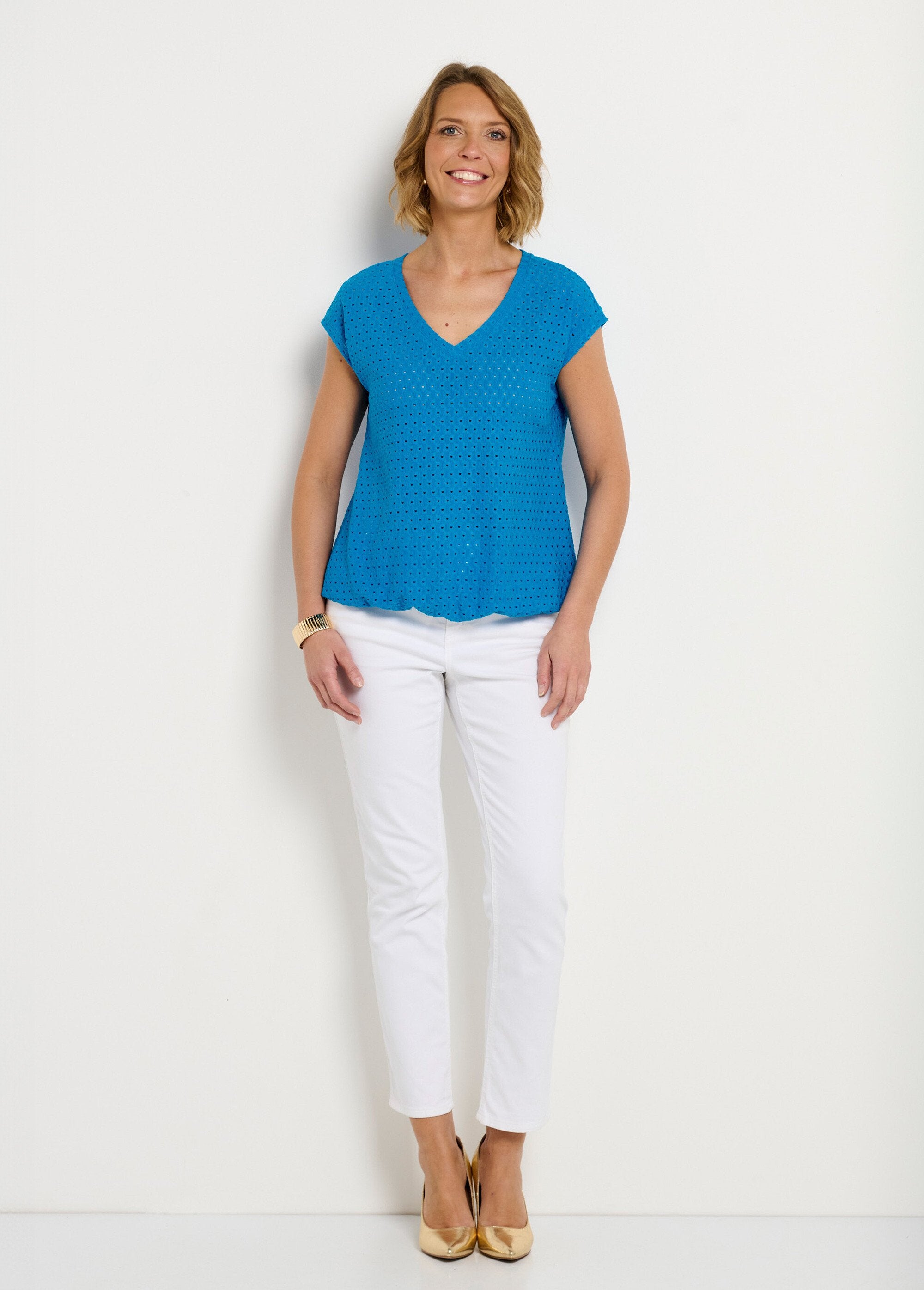 Losjes_vallend_kort_effen_T-shirt_met_V-hals_Turquoise_SF1_slim