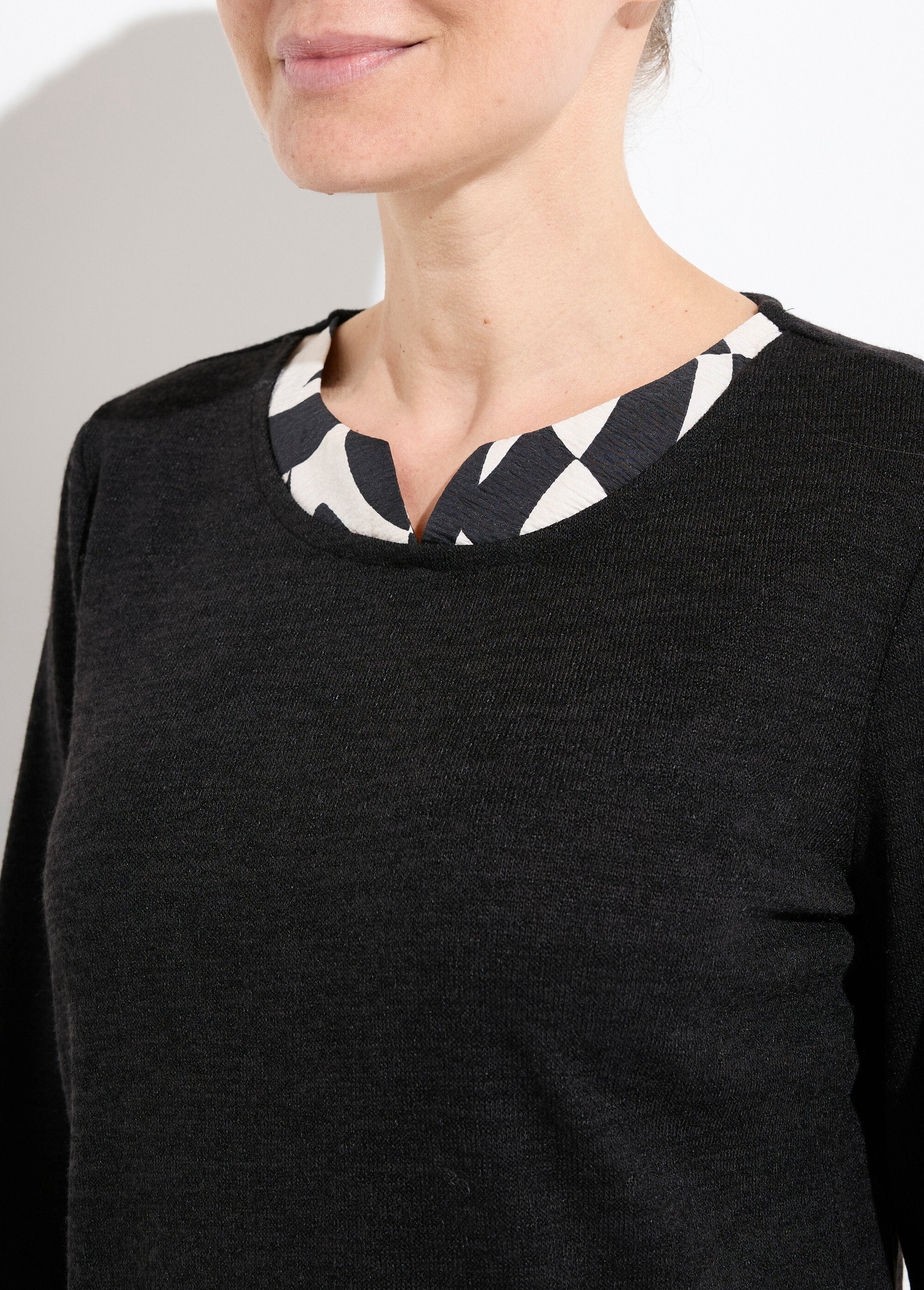 Warm_2-in-1_effect_T-shirt_met_lange_mouwen_Noir_DE1_slim