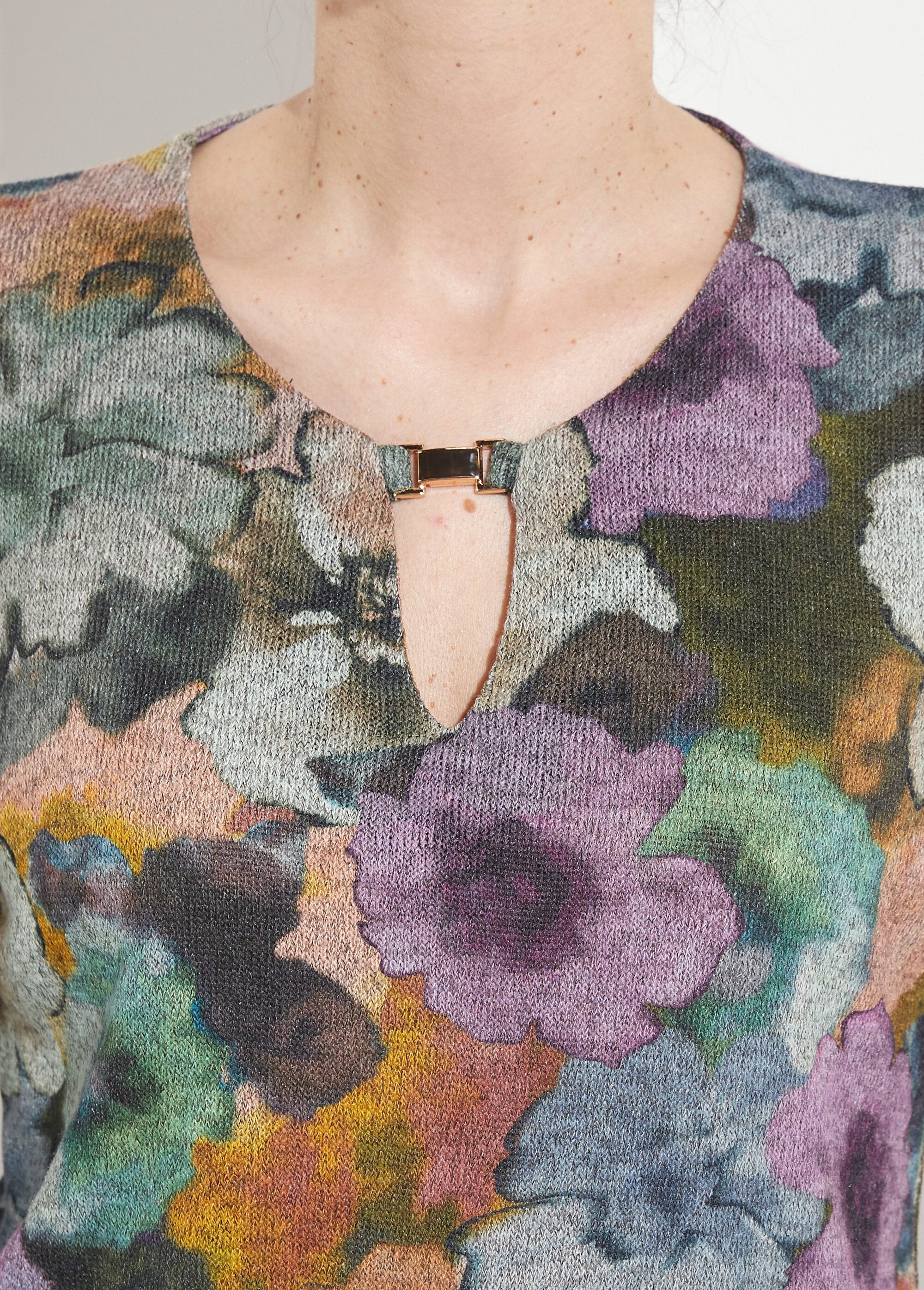 Warm_T-shirt_met_juwelenprint_en_ronde_halslijn_Gris_et_parme_DE1_slim