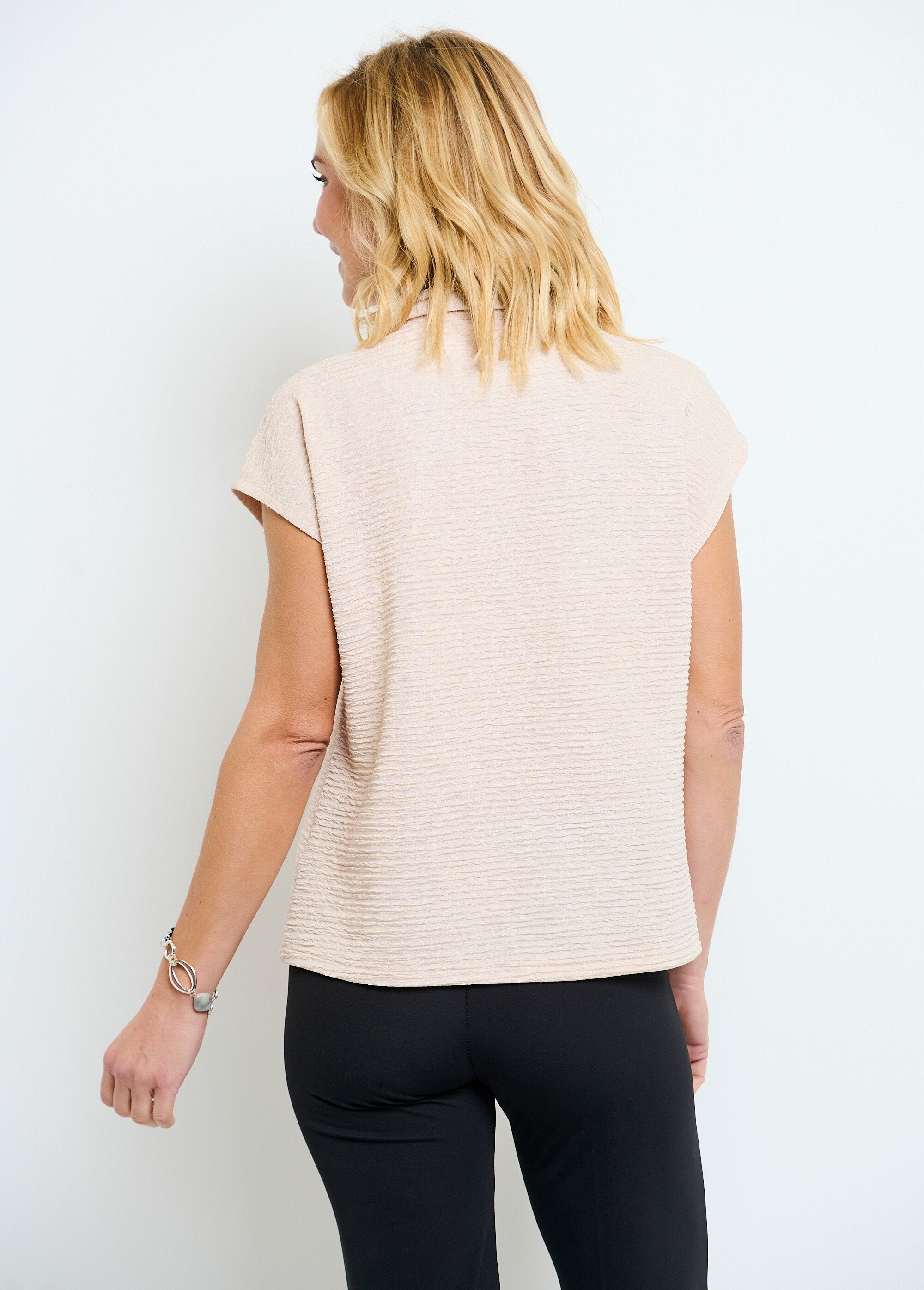 Effen_T-shirt_met_korte_mouwen_en_kraag_Sable_DO1_slim