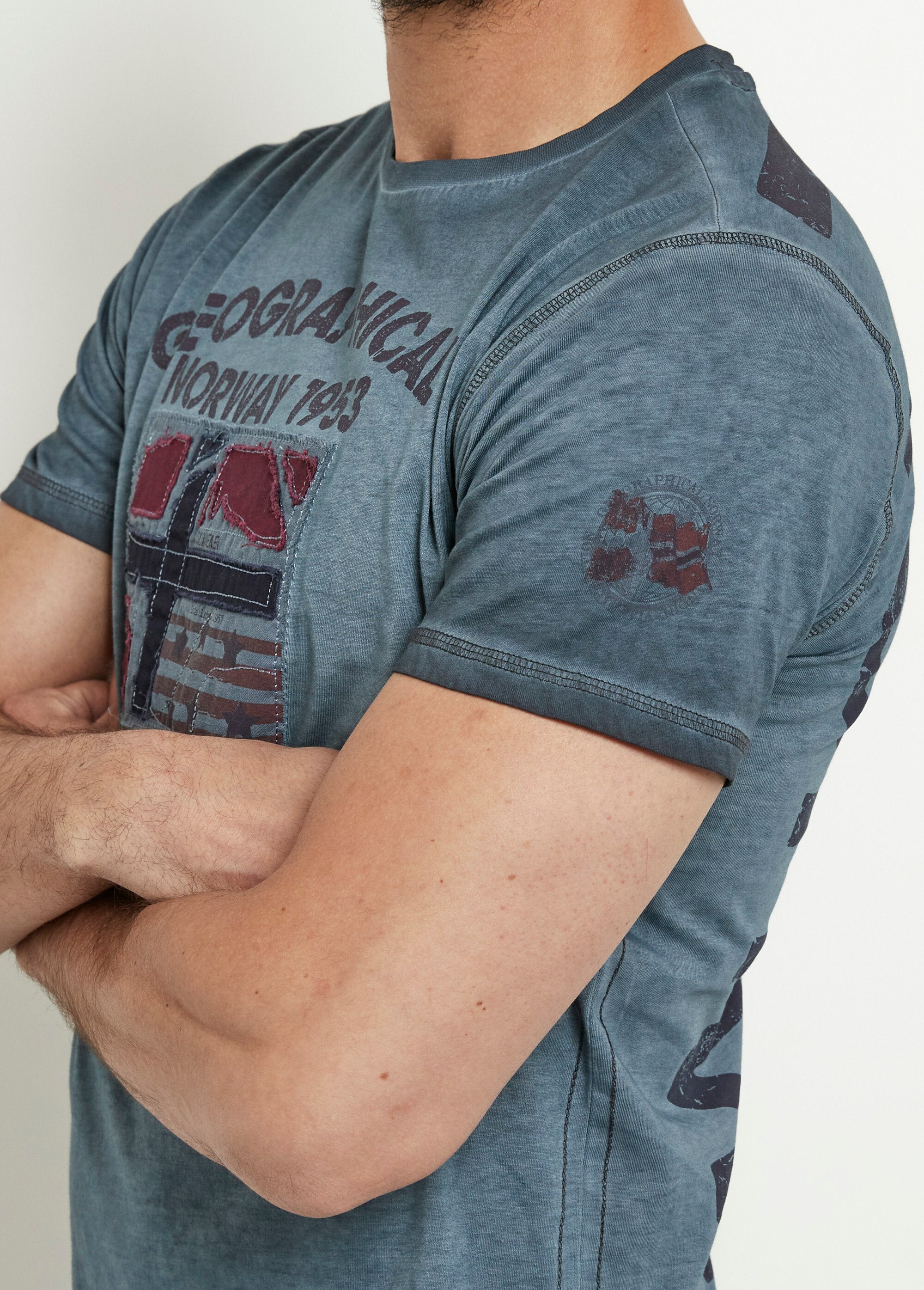 Geborduurd_vlag_t-shirt_Marine_DE1_slim