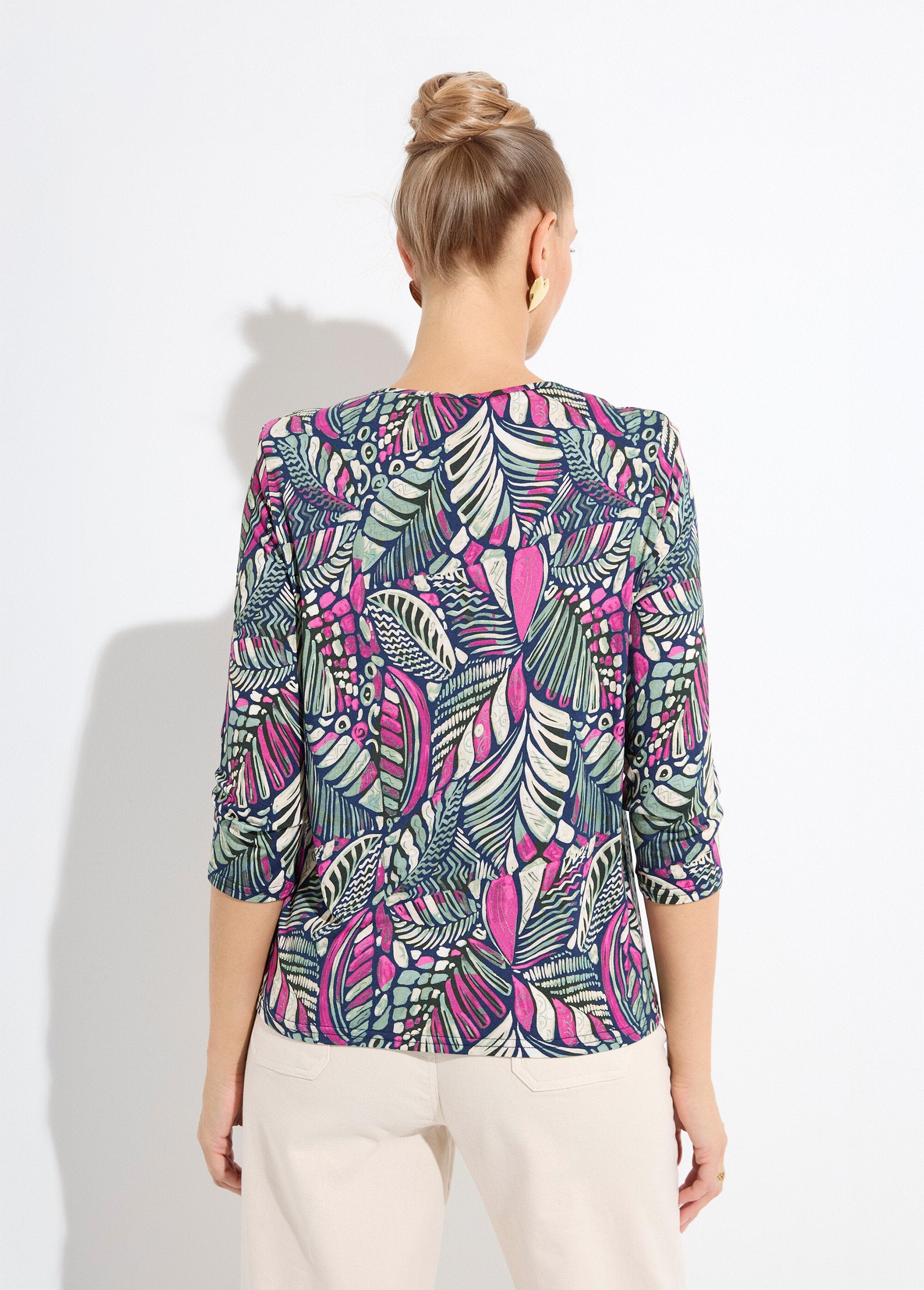 T-shirt_met_patchworkprint_en_ronde_hals_Rose_et_vert_DO1_slim