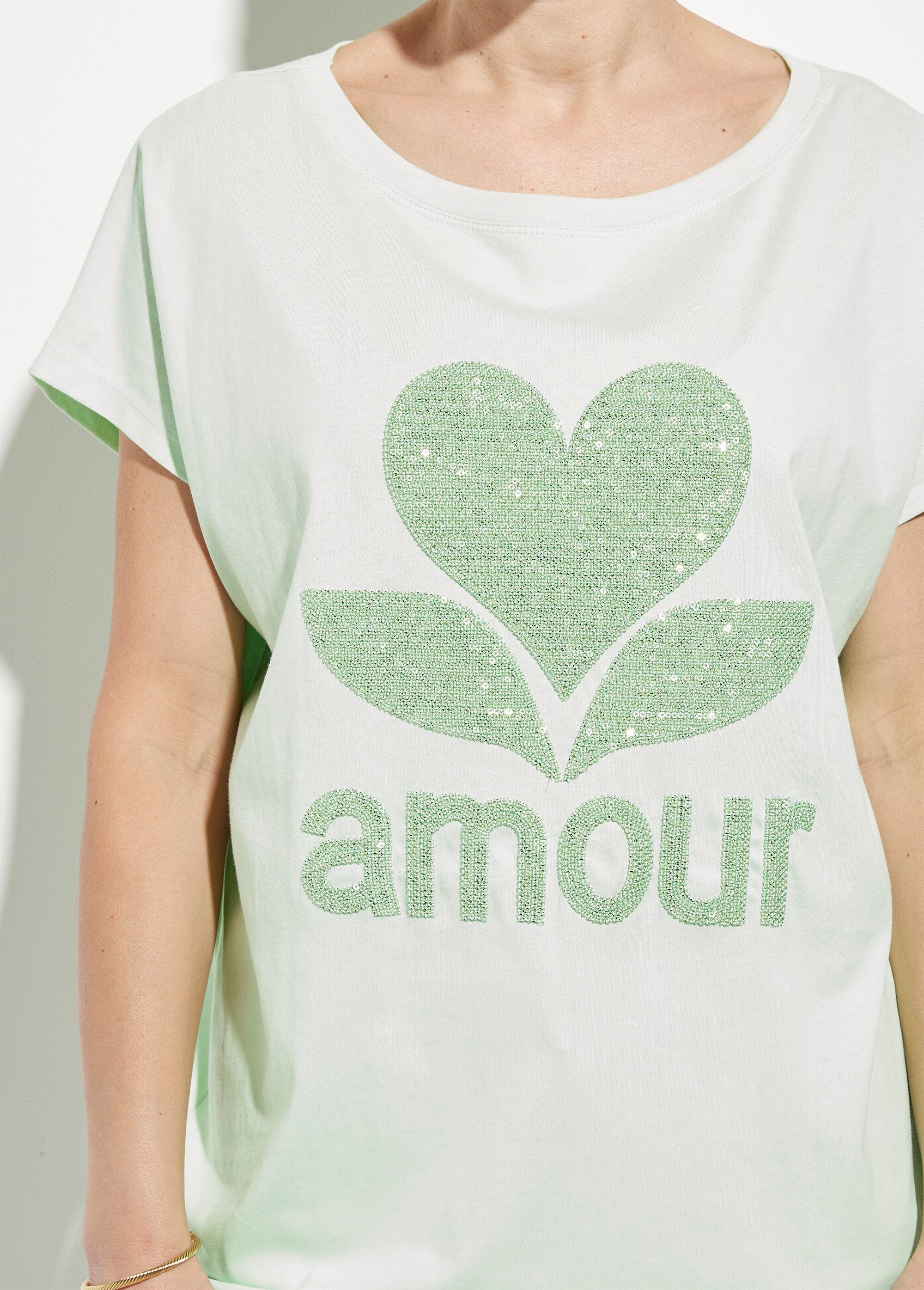 Love_T-shirt_met_ronde_hals_Vert_DE1_slim