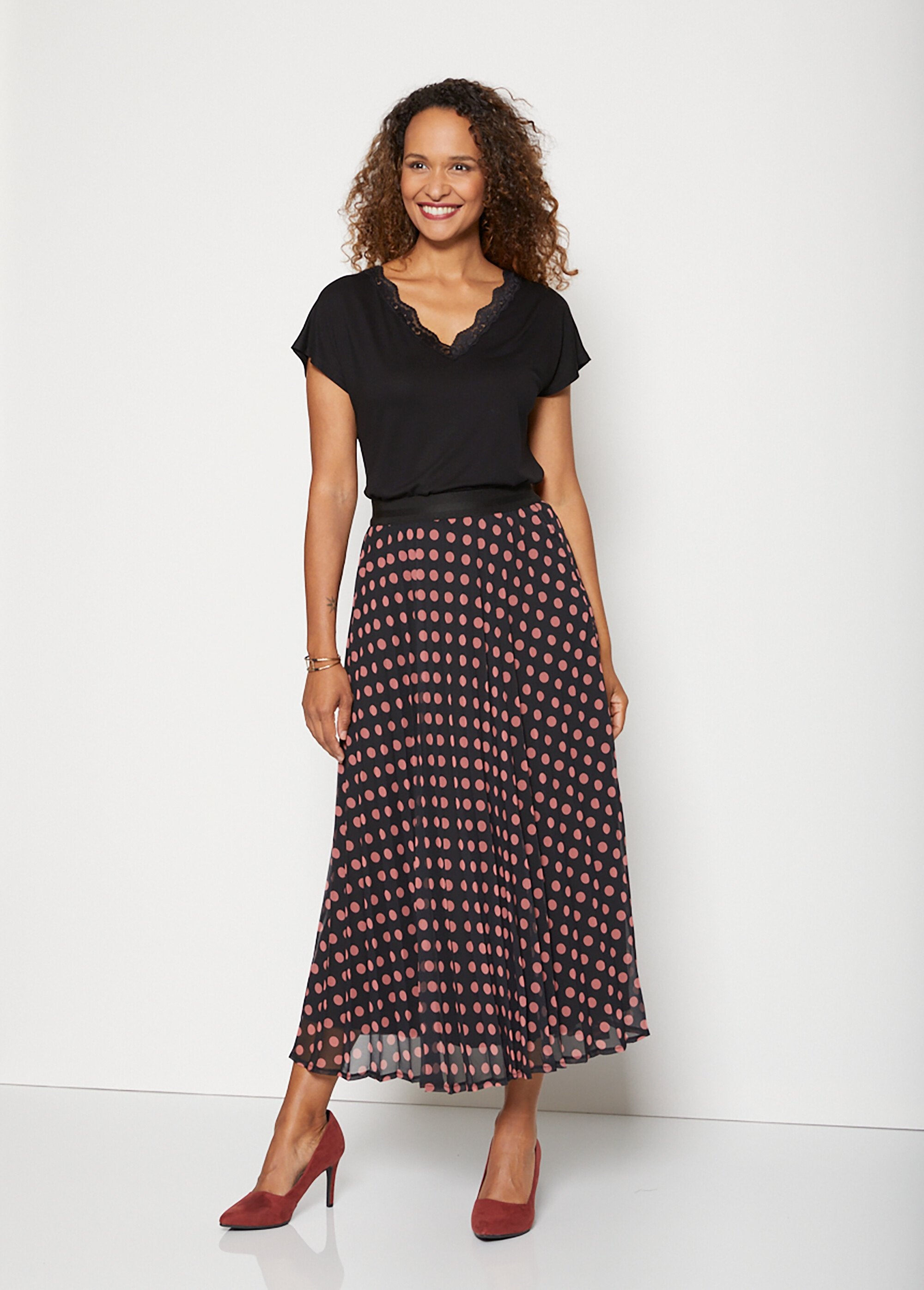 Kort_T-shirt_van_stretchkant_ZWART_SF1_slim