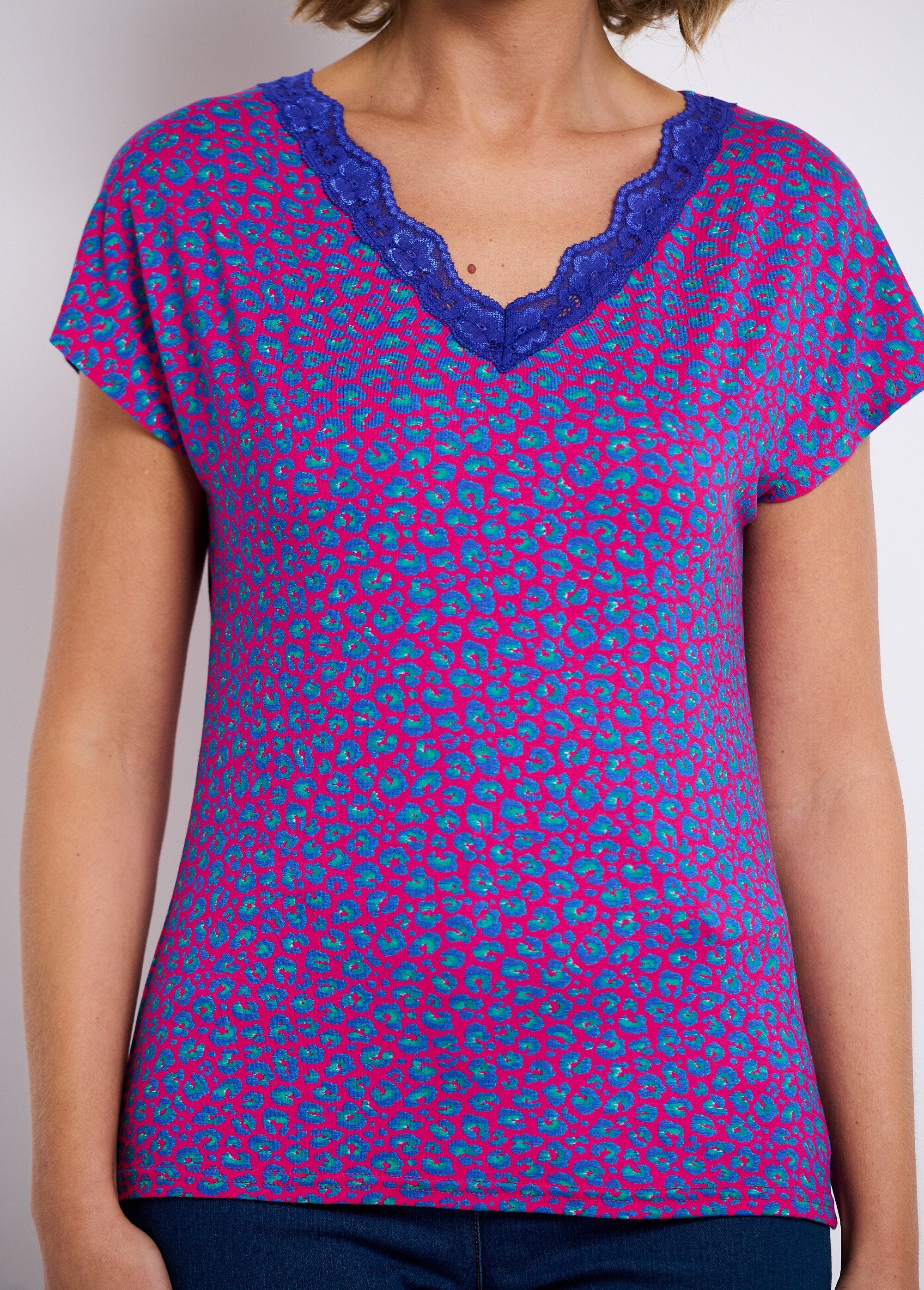 Kort_T-shirt_van_stretchkant_Fond_fuchsia_DE1_slim