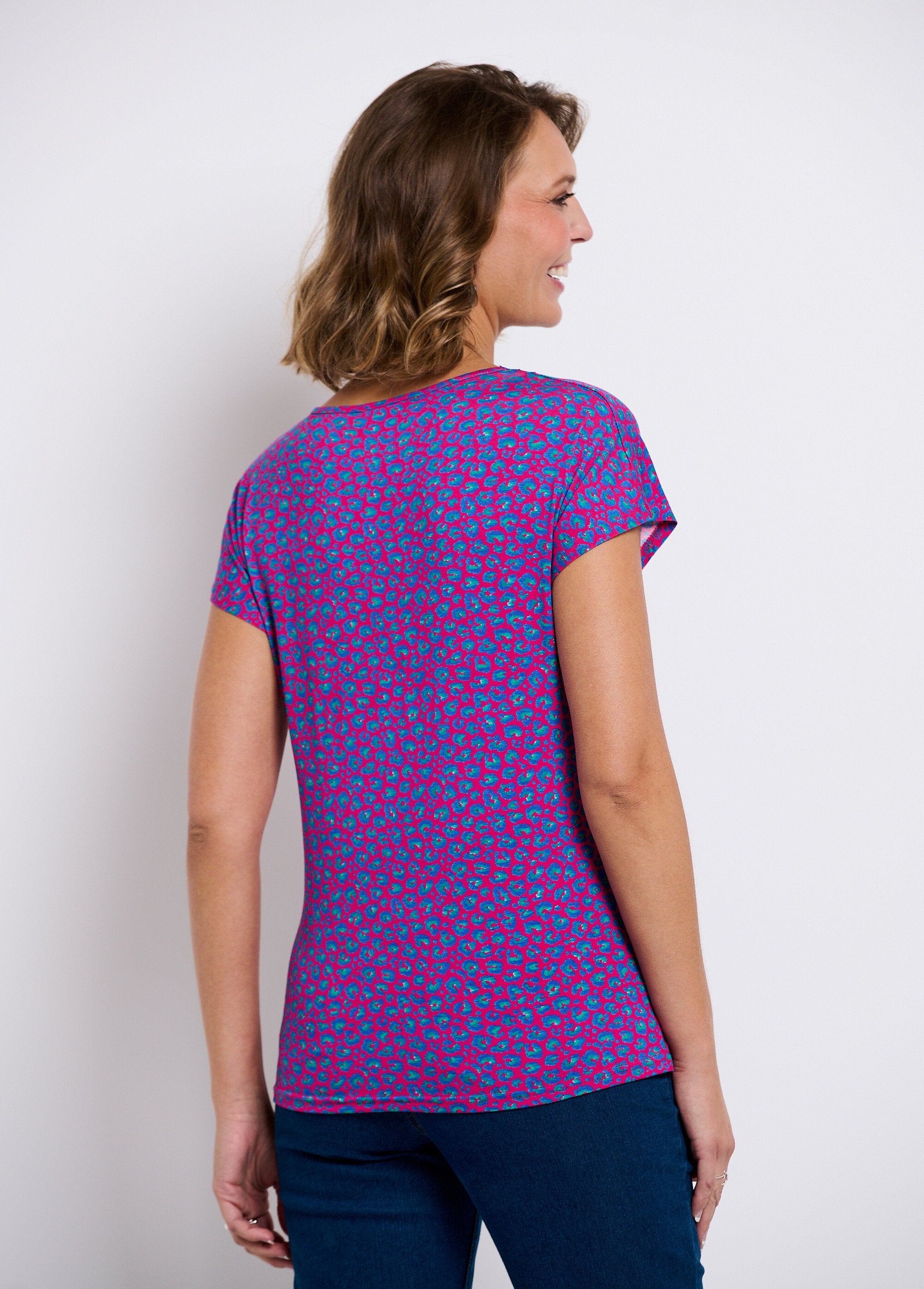 Kort_T-shirt_van_stretchkant_Fond_fuchsia_DO1_slim