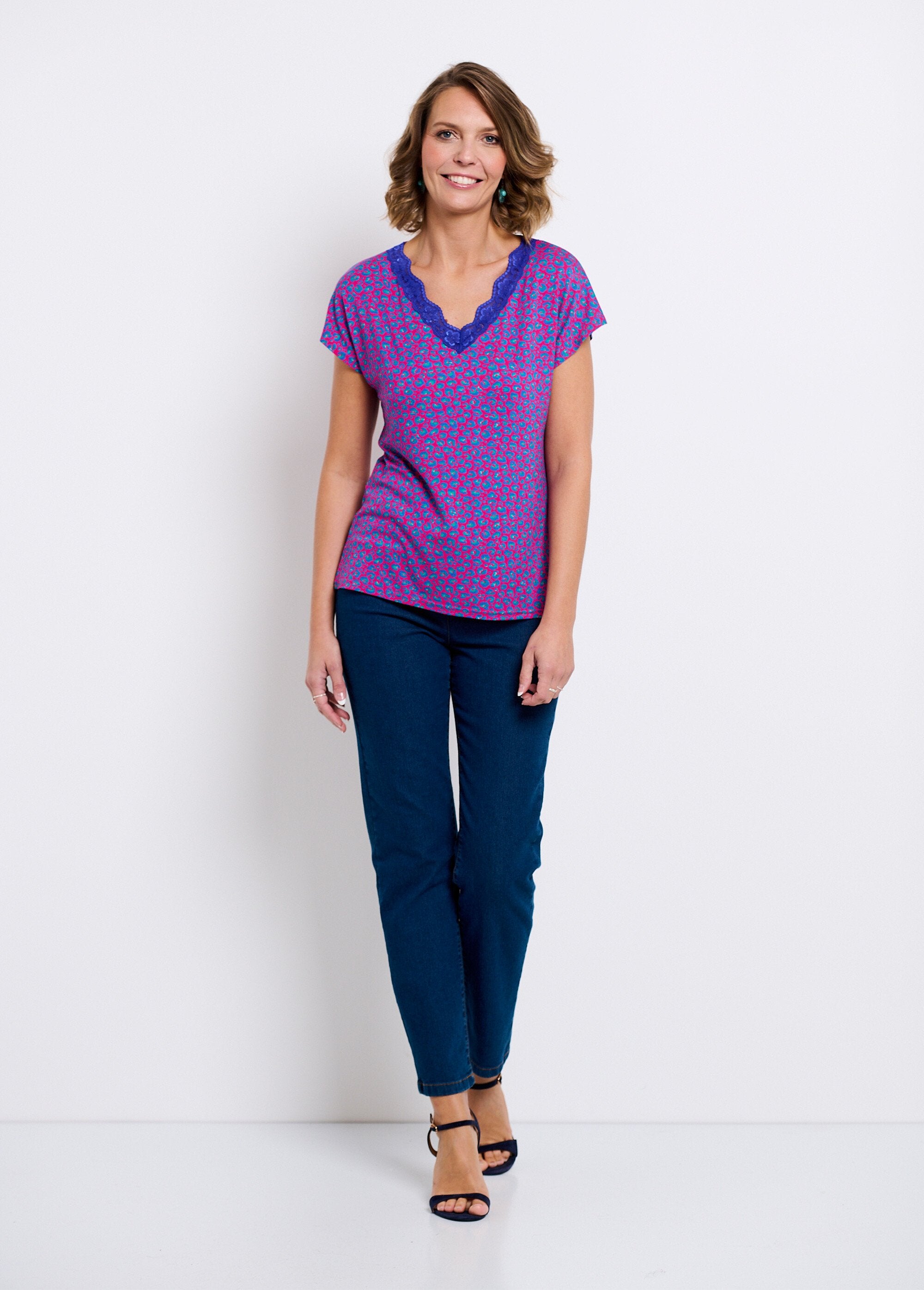 Kort_T-shirt_van_stretchkant_Fond_fuchsia_SF1_slim