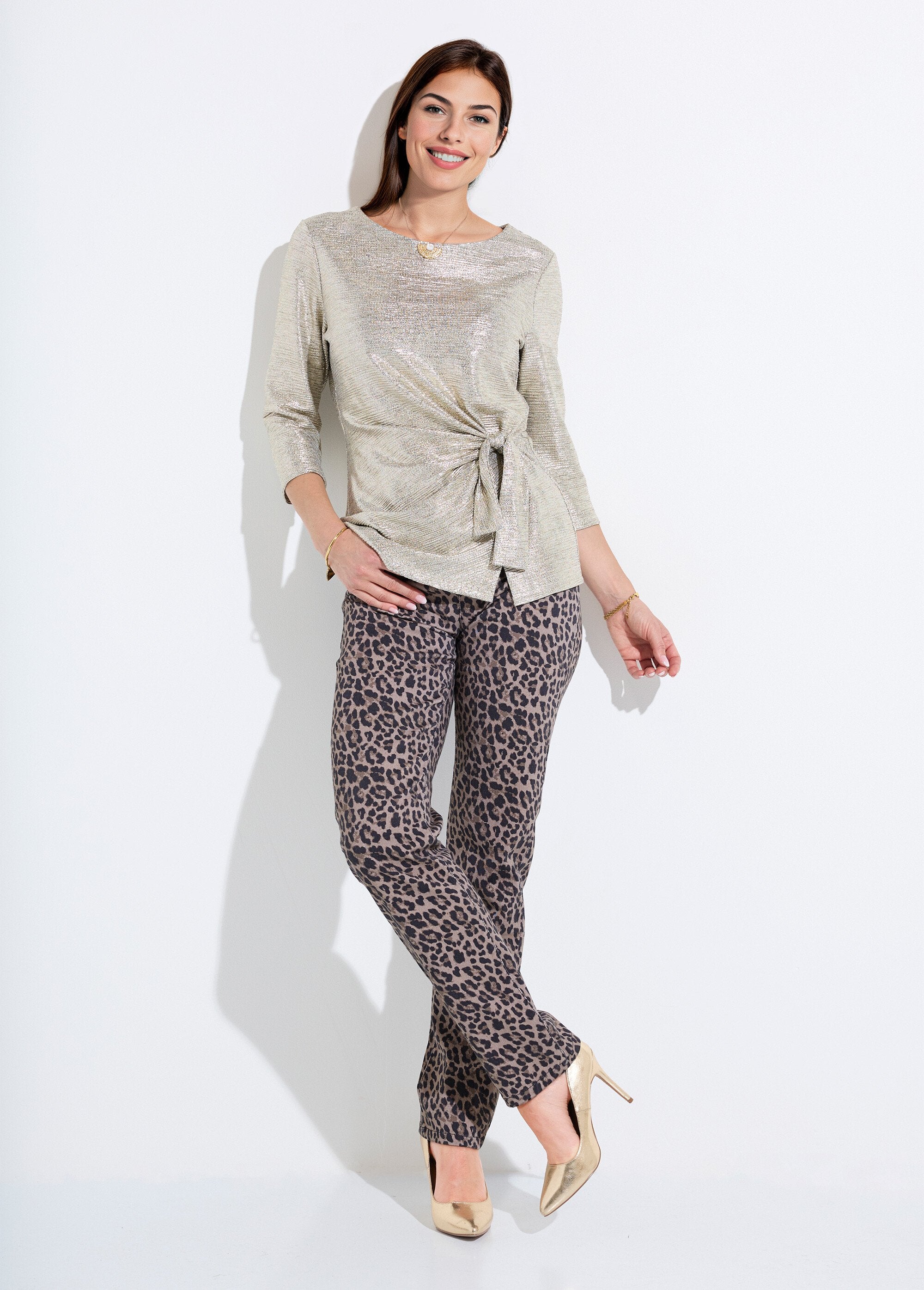 Lang_gouden_T-shirt_met_geknoopt_effect_3/4_mouwen_Dore_SF1_slim