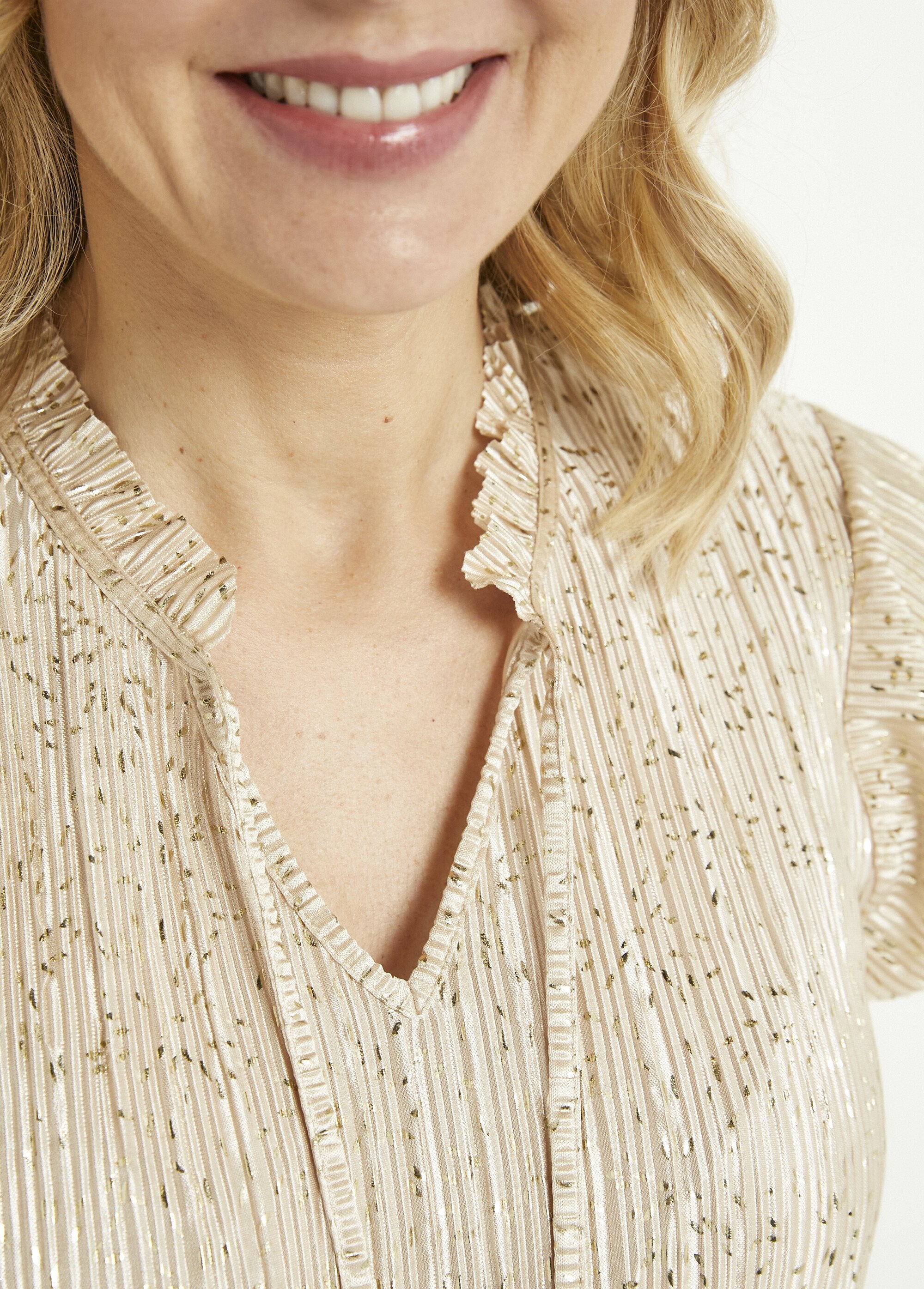 Lang_T-shirt_met_gouden_opdruk,_korte_mouwen_Beige_DE2_slim