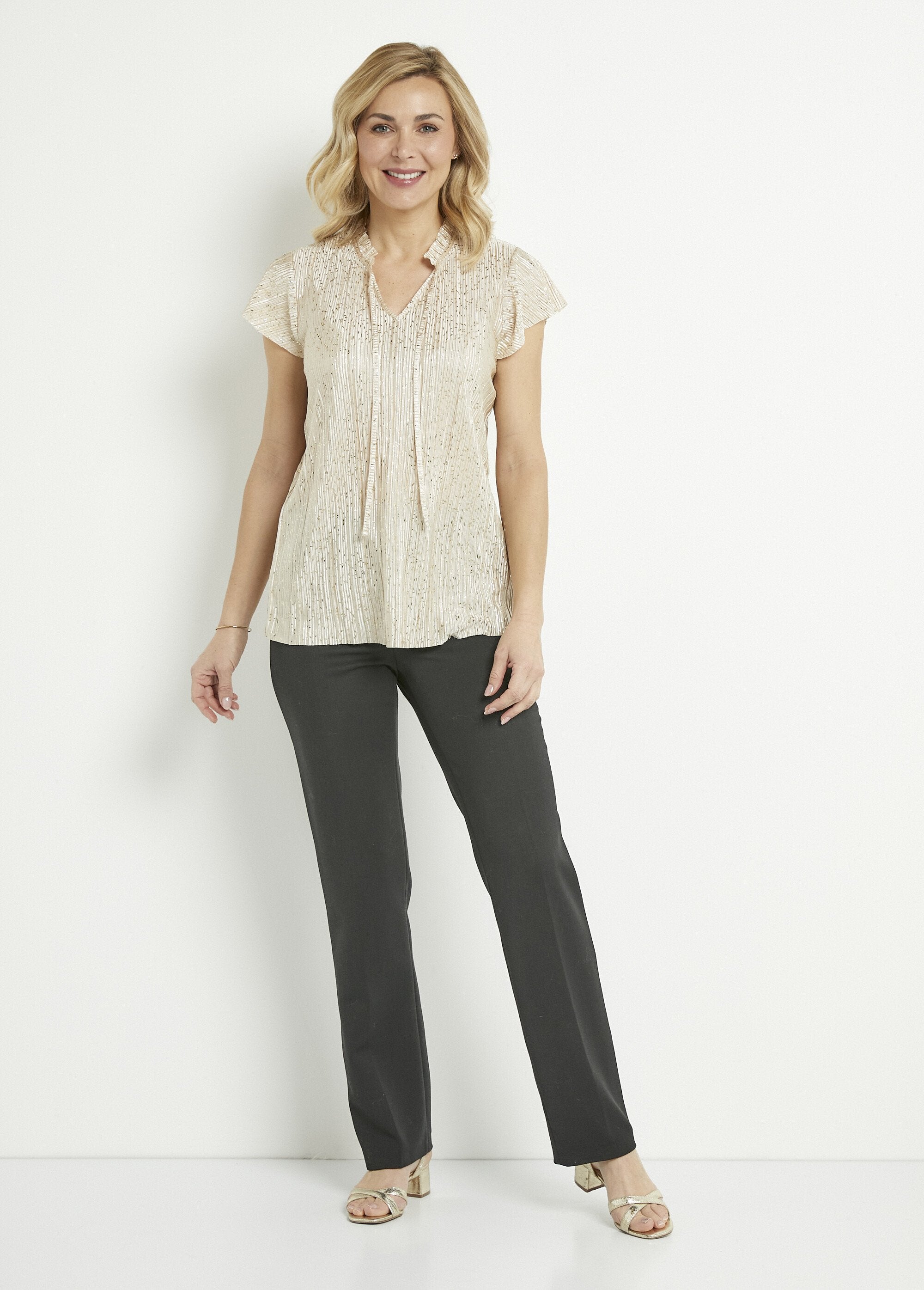 Lang_T-shirt_met_gouden_opdruk,_korte_mouwen_Beige_SF1_slim