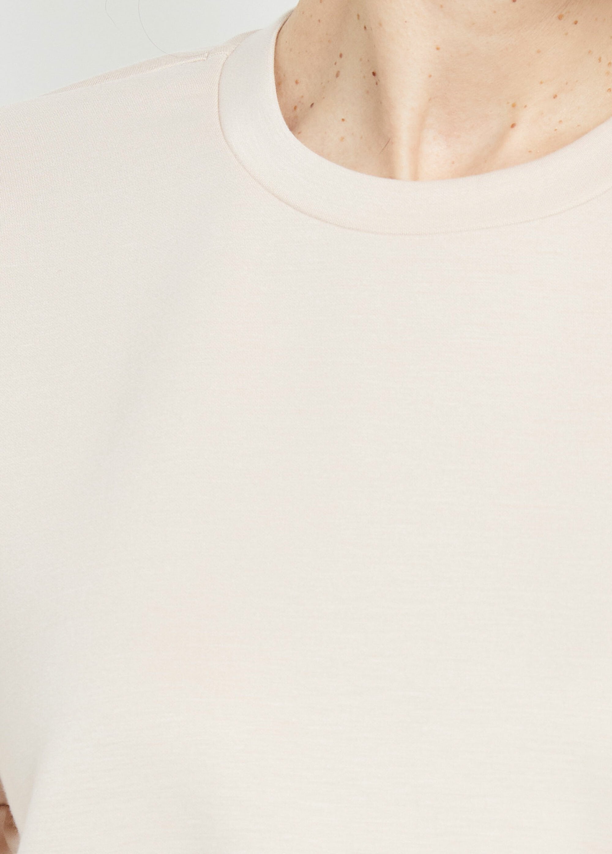 Losvallend_T-shirt_met_korte_mouwen_en_stretch_Beige_DE1_slim