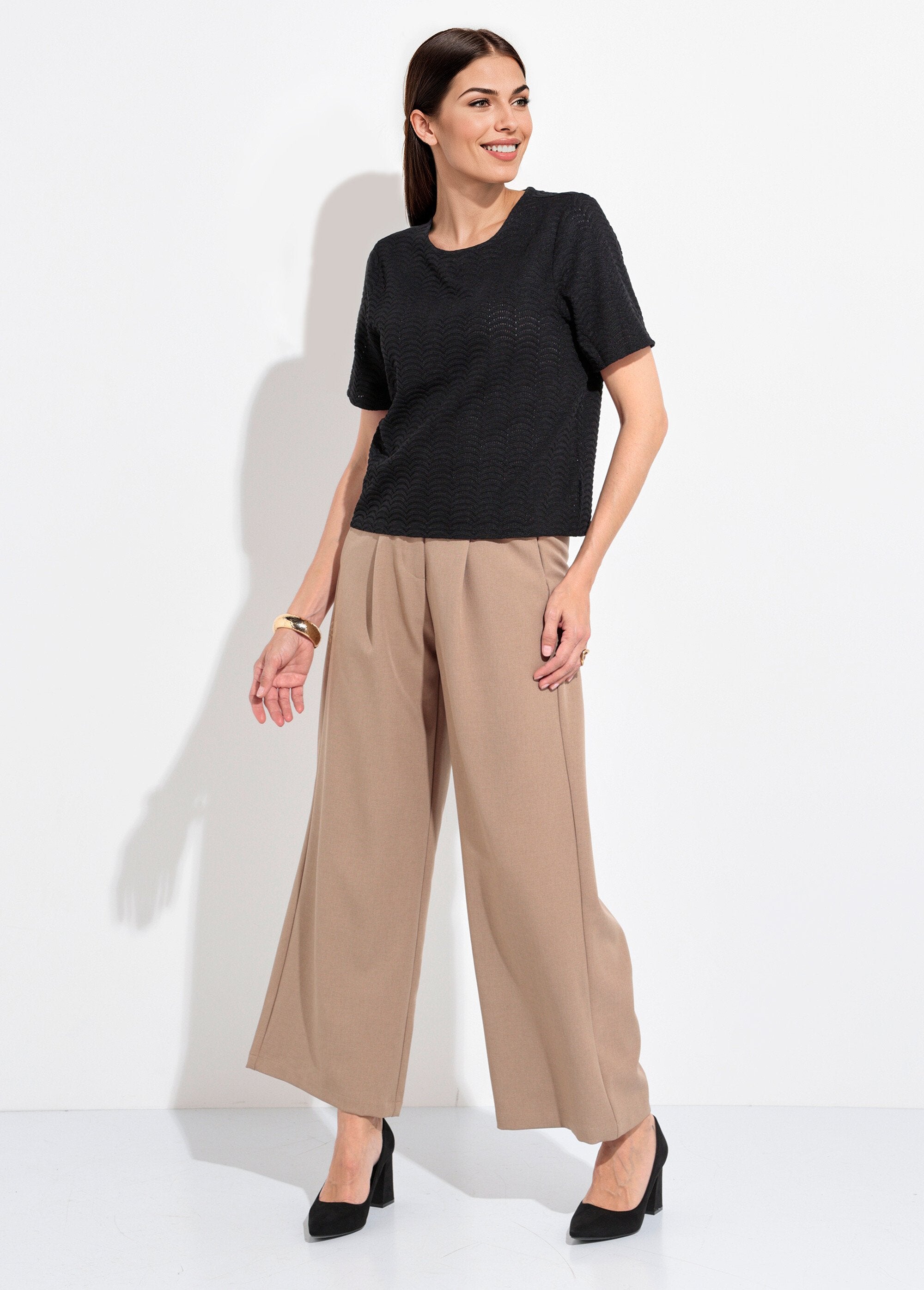 Gebreid_T-shirt_met_schubbenpatroon_Noir_SF1_slim