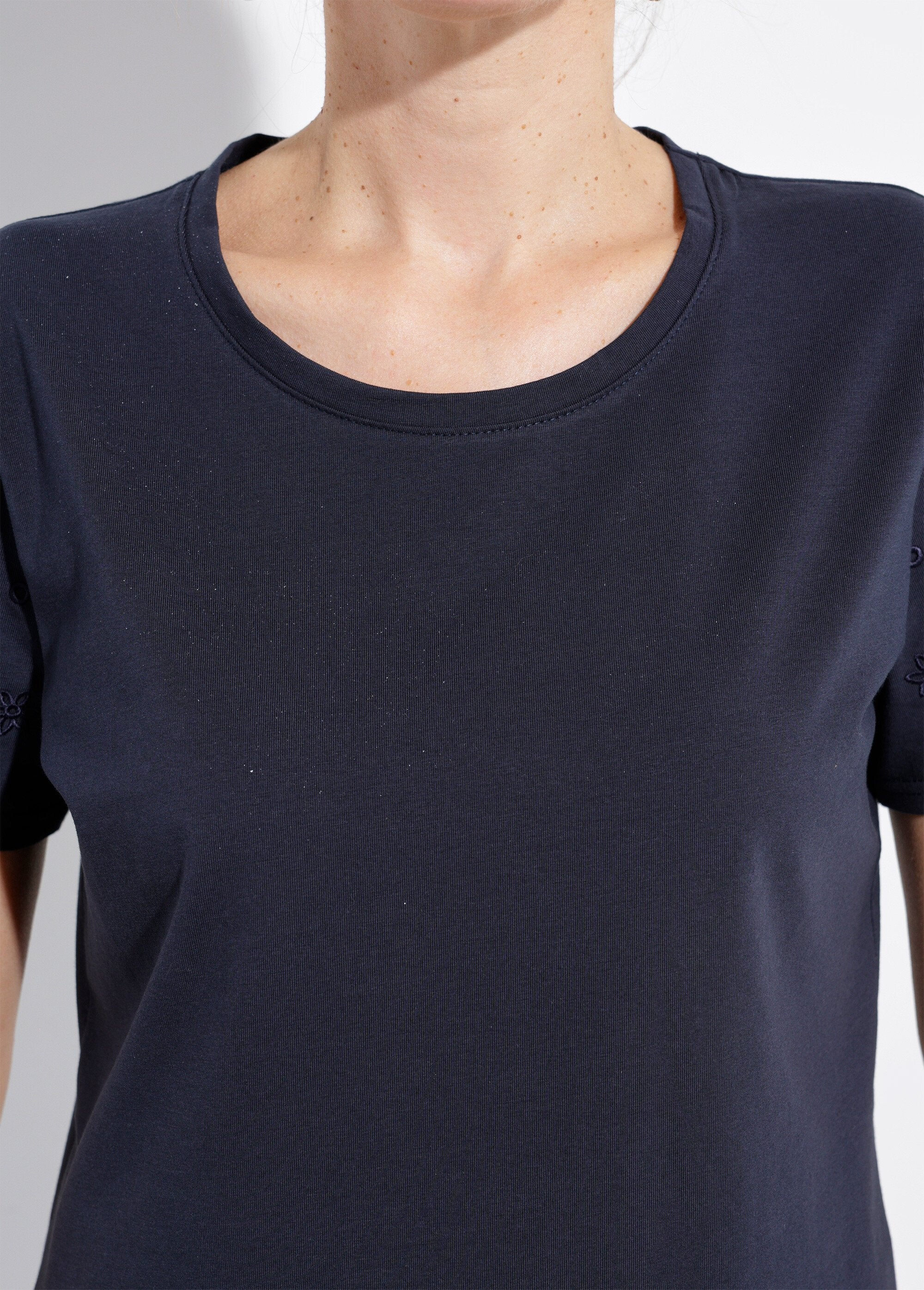 T-shirt_manches_courtes_brodées_coton_stretch_Marine_DE1_slim