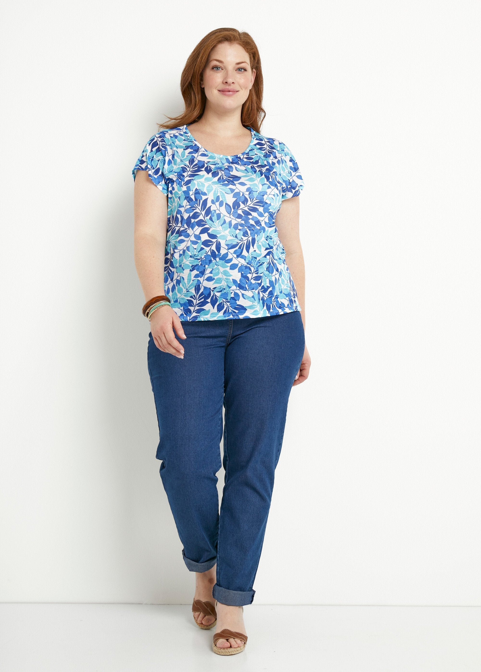 T-shirt_met_korte_mouwen_en_ronde_hals_met_gebladerteprint_Bleu_et_aqua_SF1_curvy