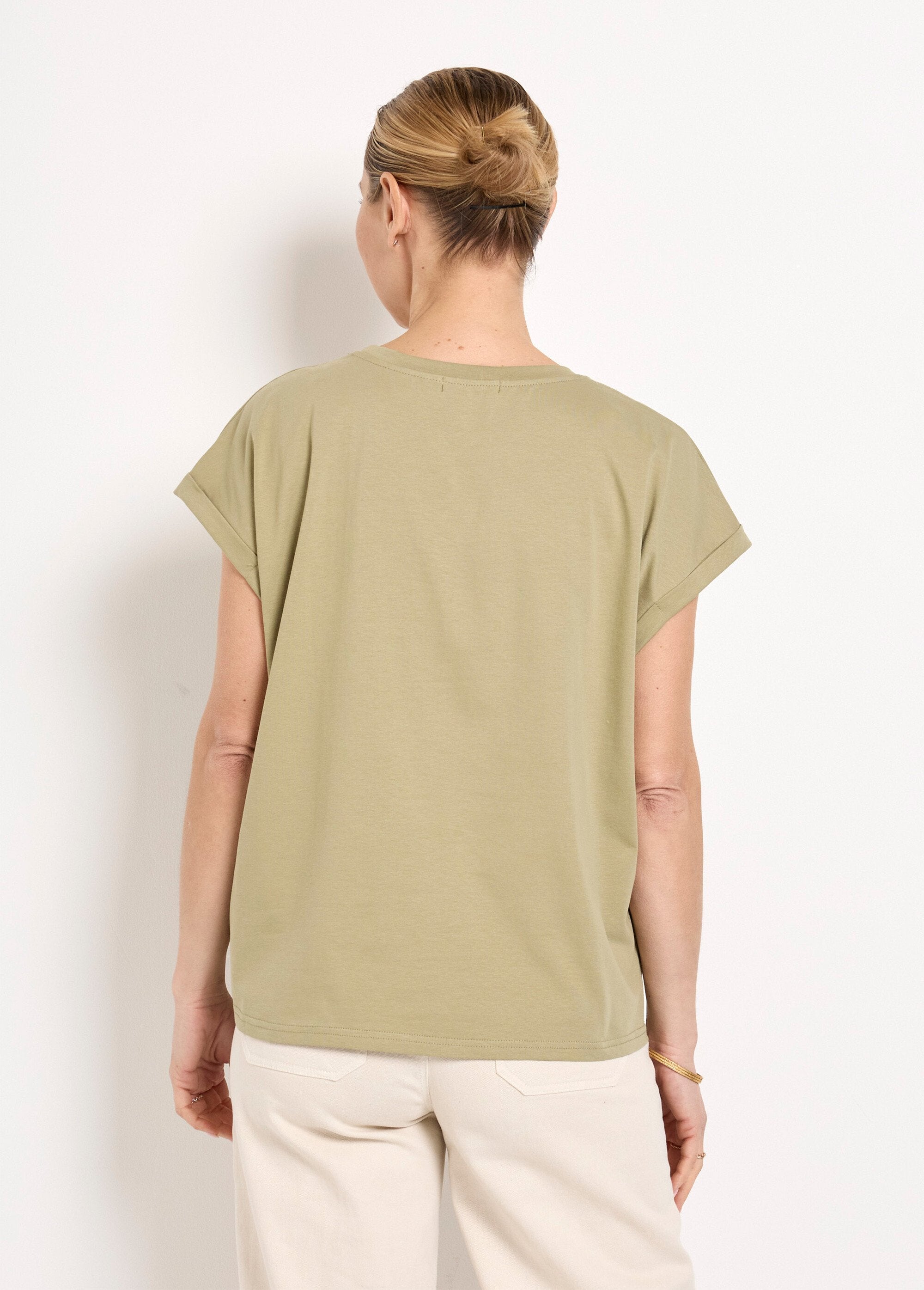 T-shirt_met_korte_mouwen_en_glitterboodschap_Kaki_DO1_slim
