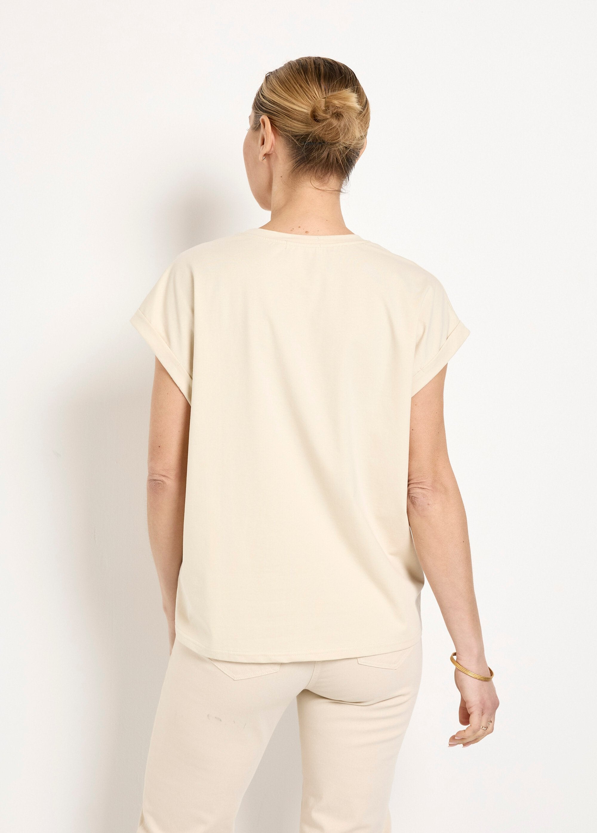 T-shirt_met_korte_mouwen_en_glitterboodschap_Beige_DO1_slim