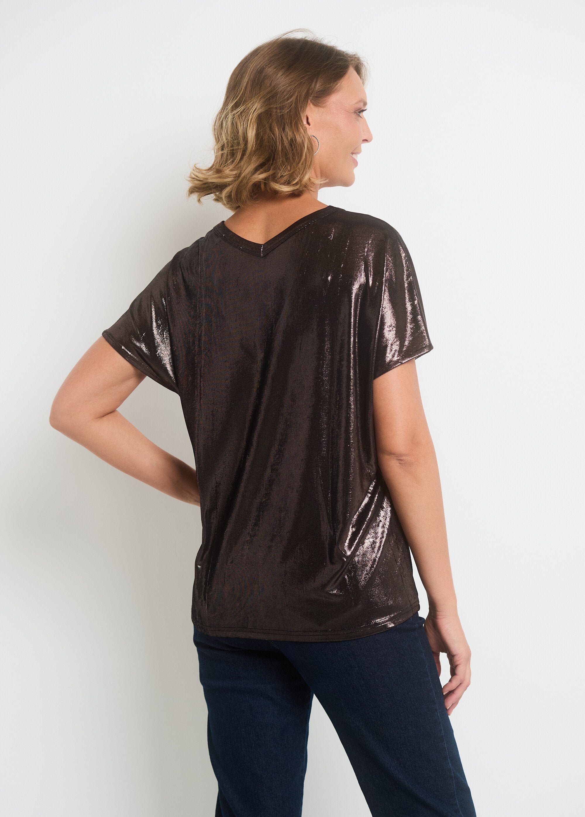 Metallic_T-shirt_met_V-hals_en_aangeknipte_mouwen_Noir_DO1_slim