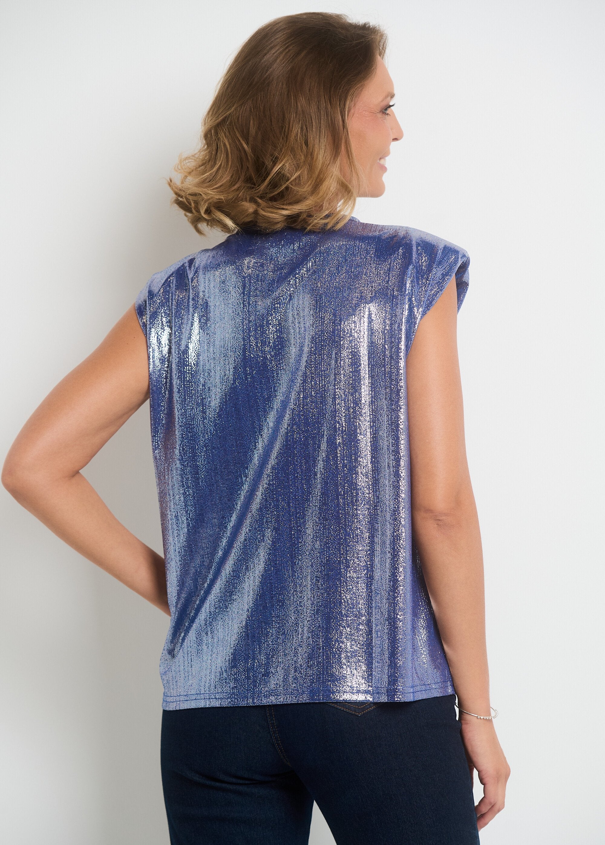 Metallic_mouwloos_T-shirt_met_ronde_hals_Bleu_brillant_DO1_slim