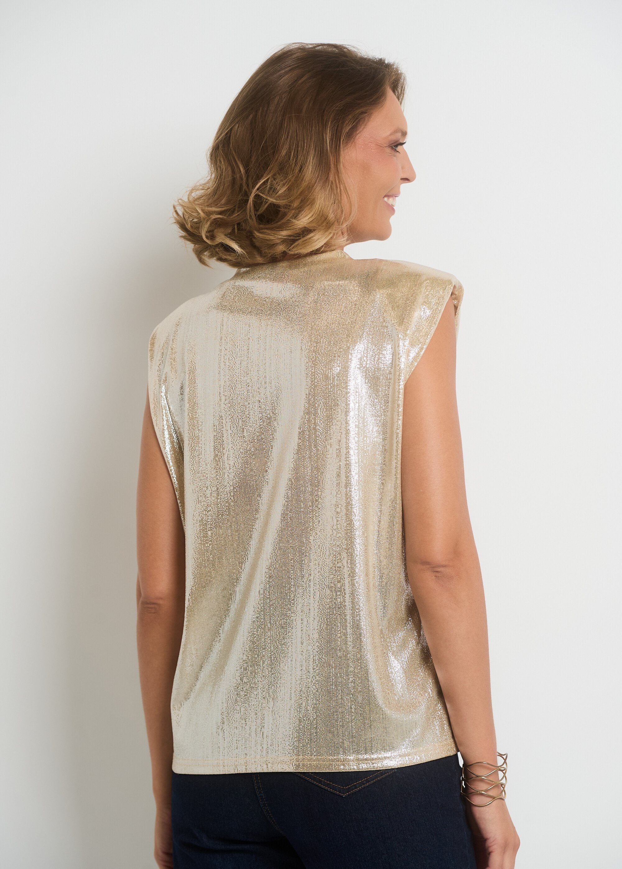 Metallic_mouwloos_T-shirt_met_ronde_hals_Or_DO1_slim