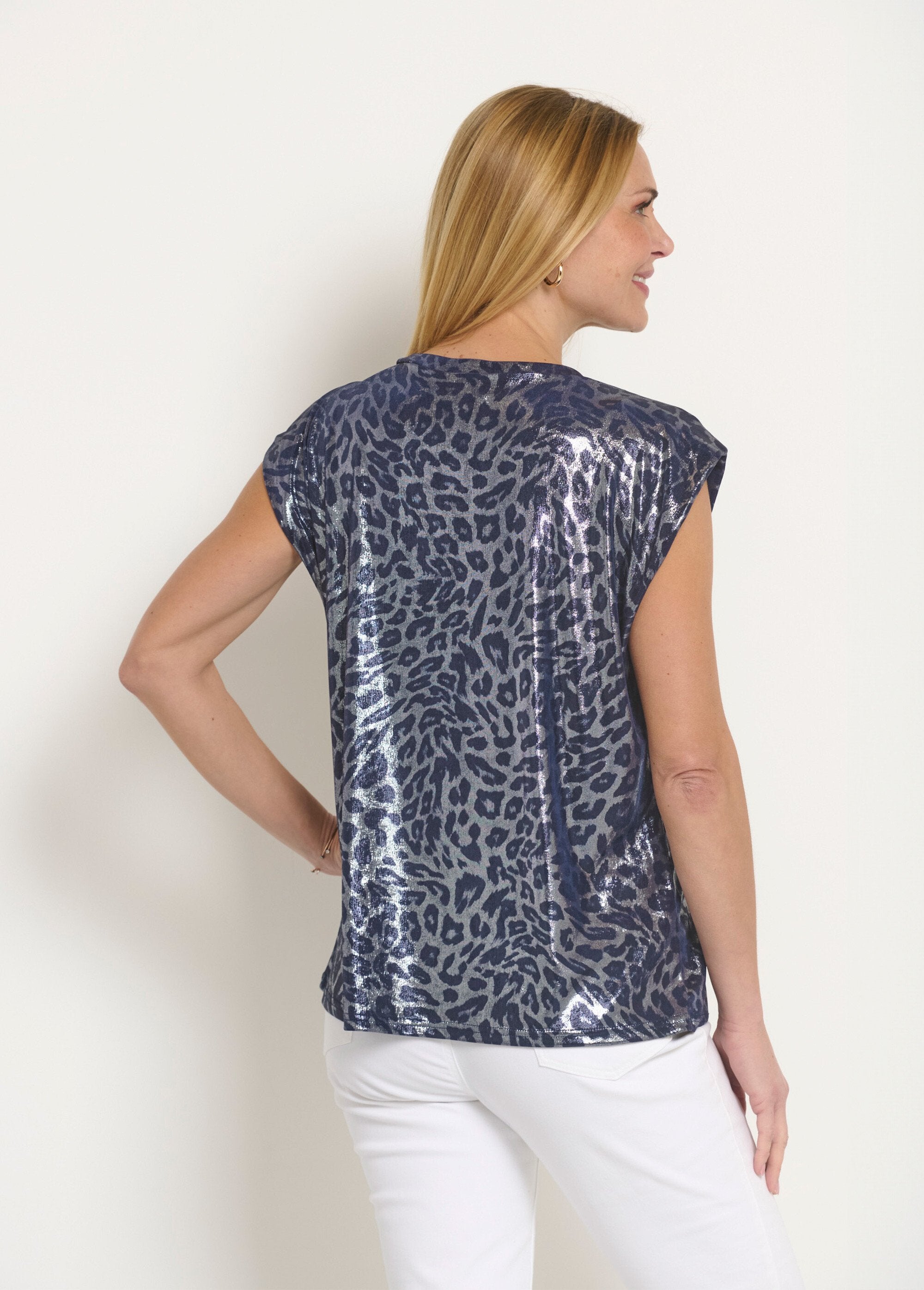 Metallic_T-shirt_zonder_mouwen_met_luipaardprint_Marine_irise_DO1_slim