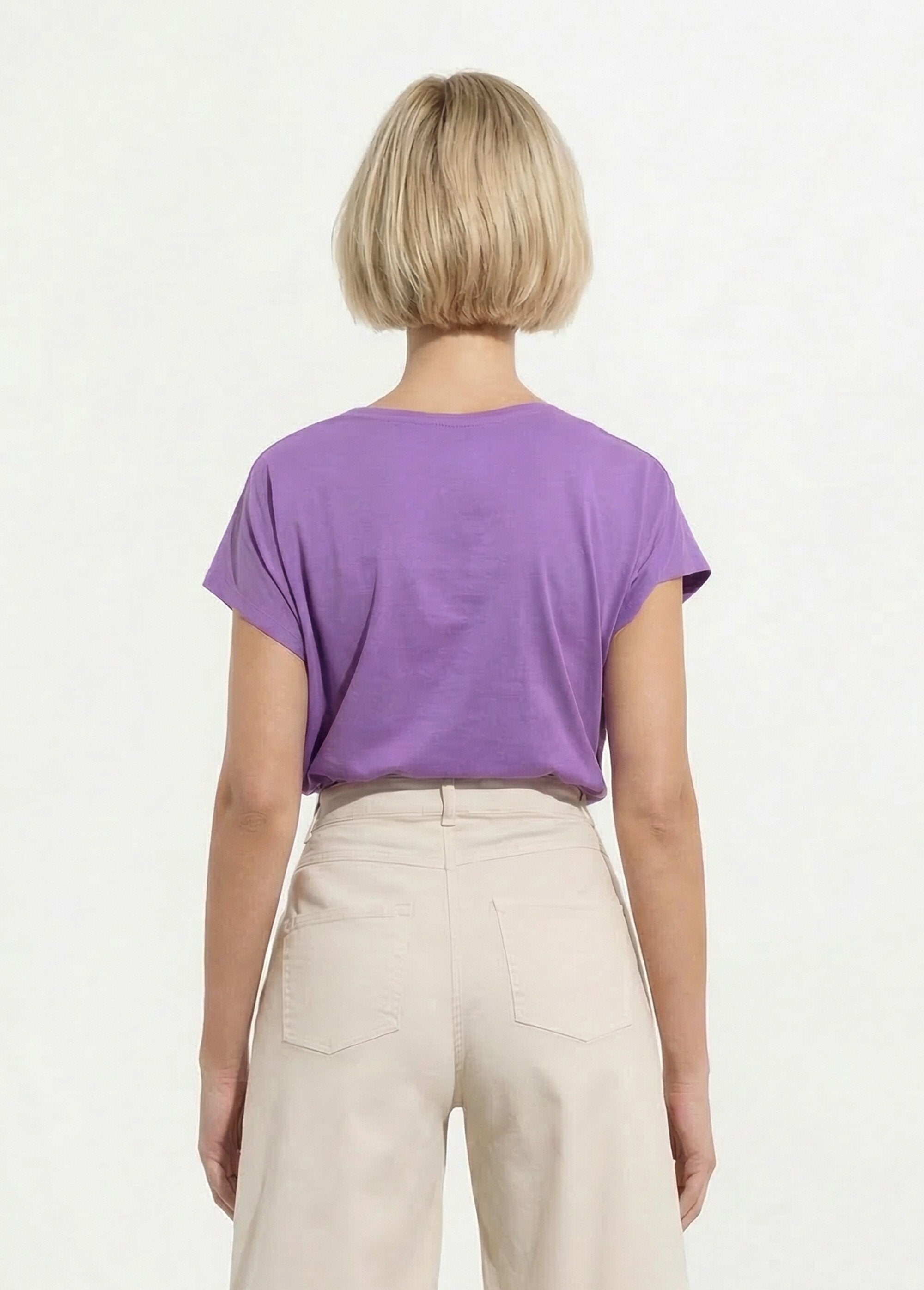 Effen_T-shirt_met_ronde_hals_en_lusbericht_Violet_DO1_slim