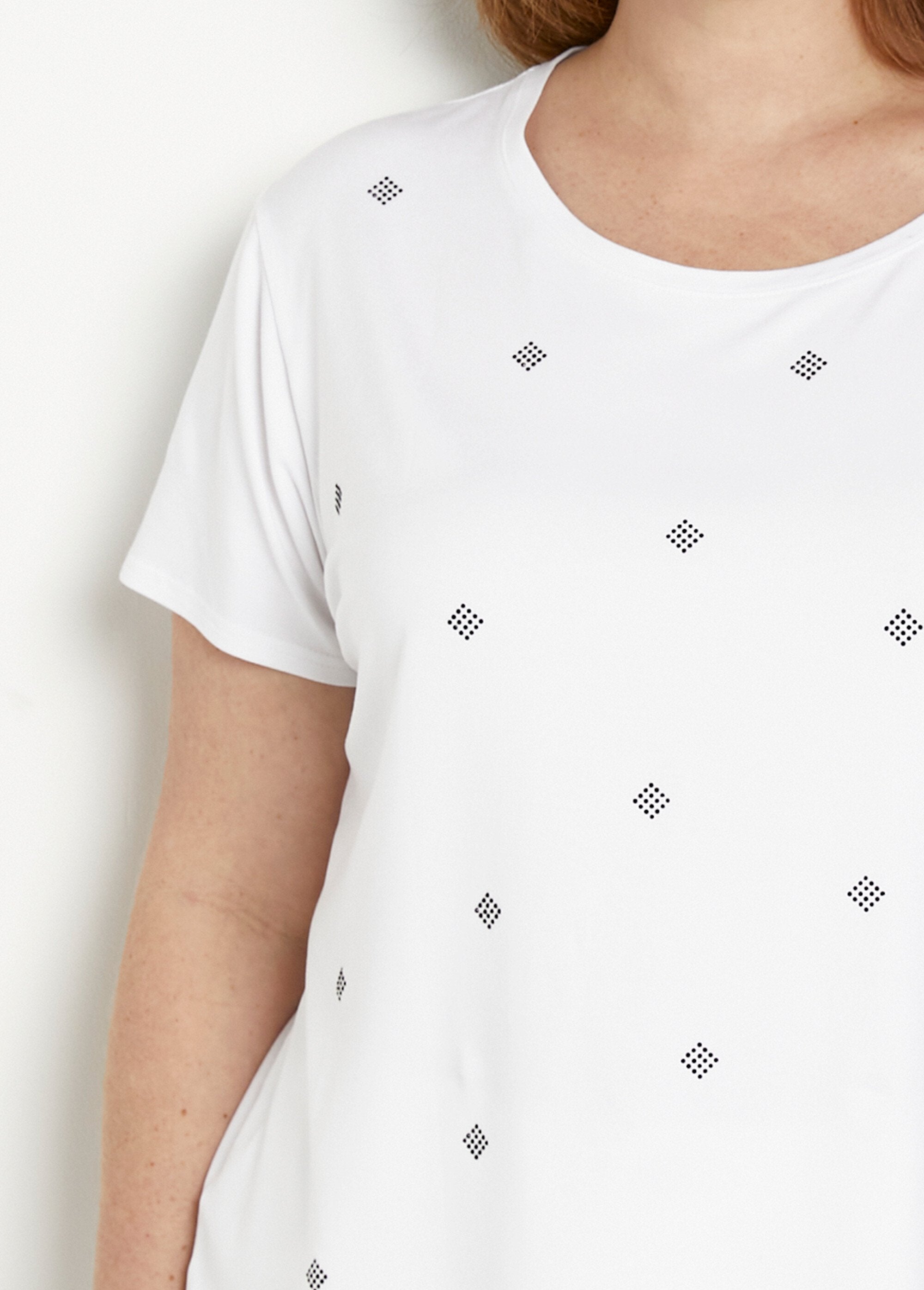 Effen_T-shirt_met_stras,_ronde_hals_met_korte_mouwen_Blanc_DE1_curvy