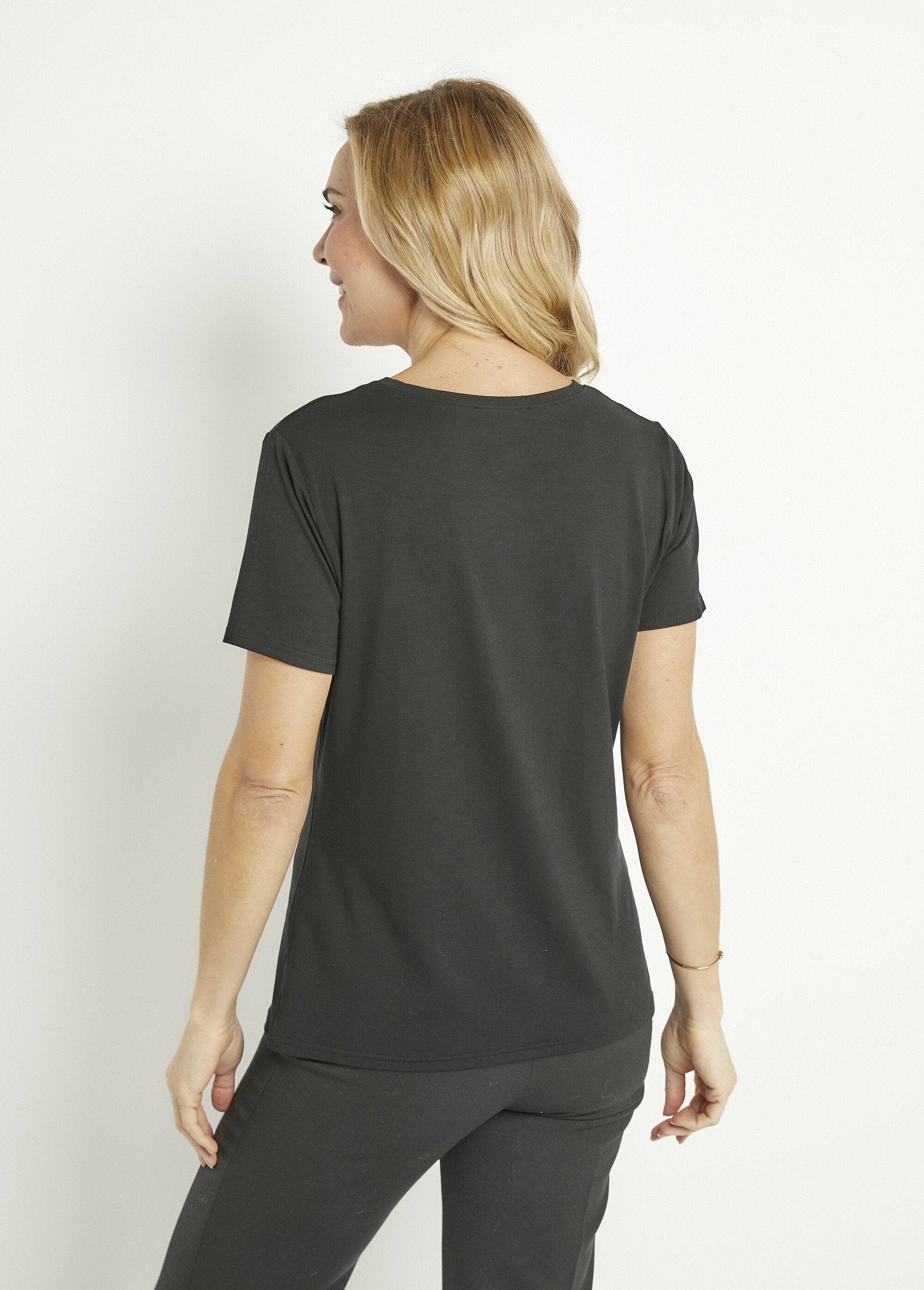 Effen_T-shirt_met_stras,_ronde_hals_met_korte_mouwen_Noir_DO1_slim