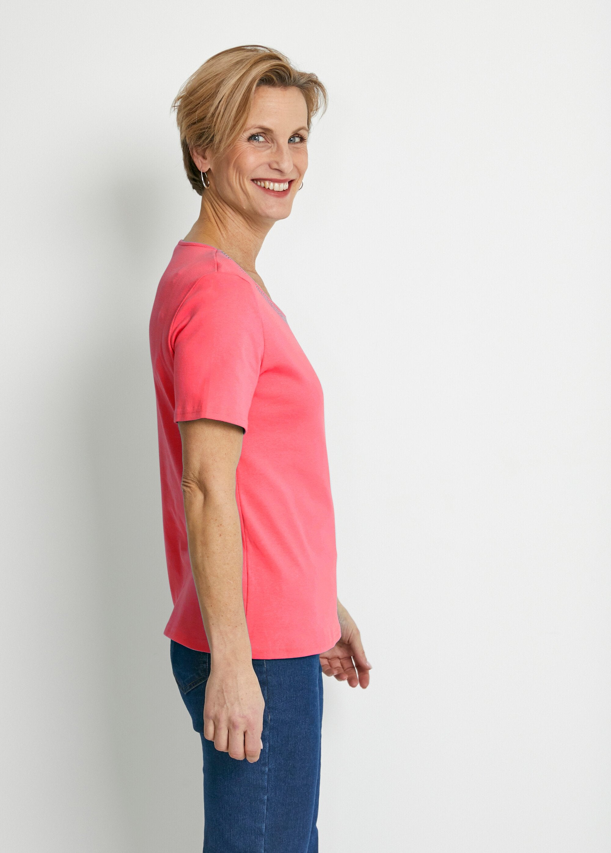 T-shirt_met_korte_mouwen_en_studs_Corail_DR1_slim